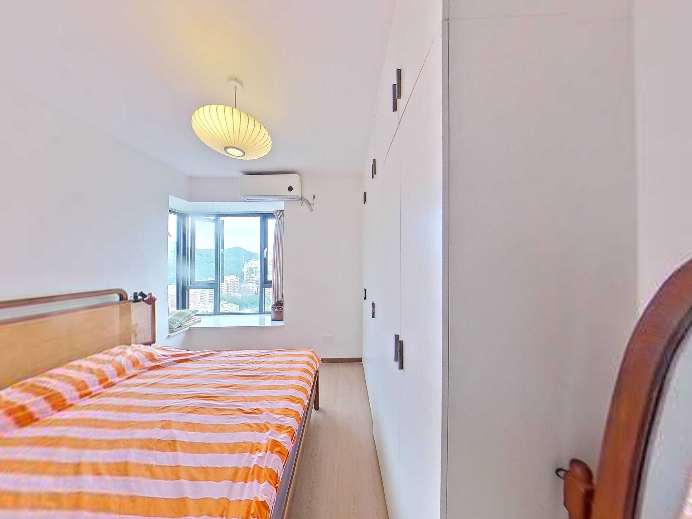 灏景明苑一期二期，方正户型，通风采光佳，带地面花园，人车分流，近地铁，业主诚心出售！