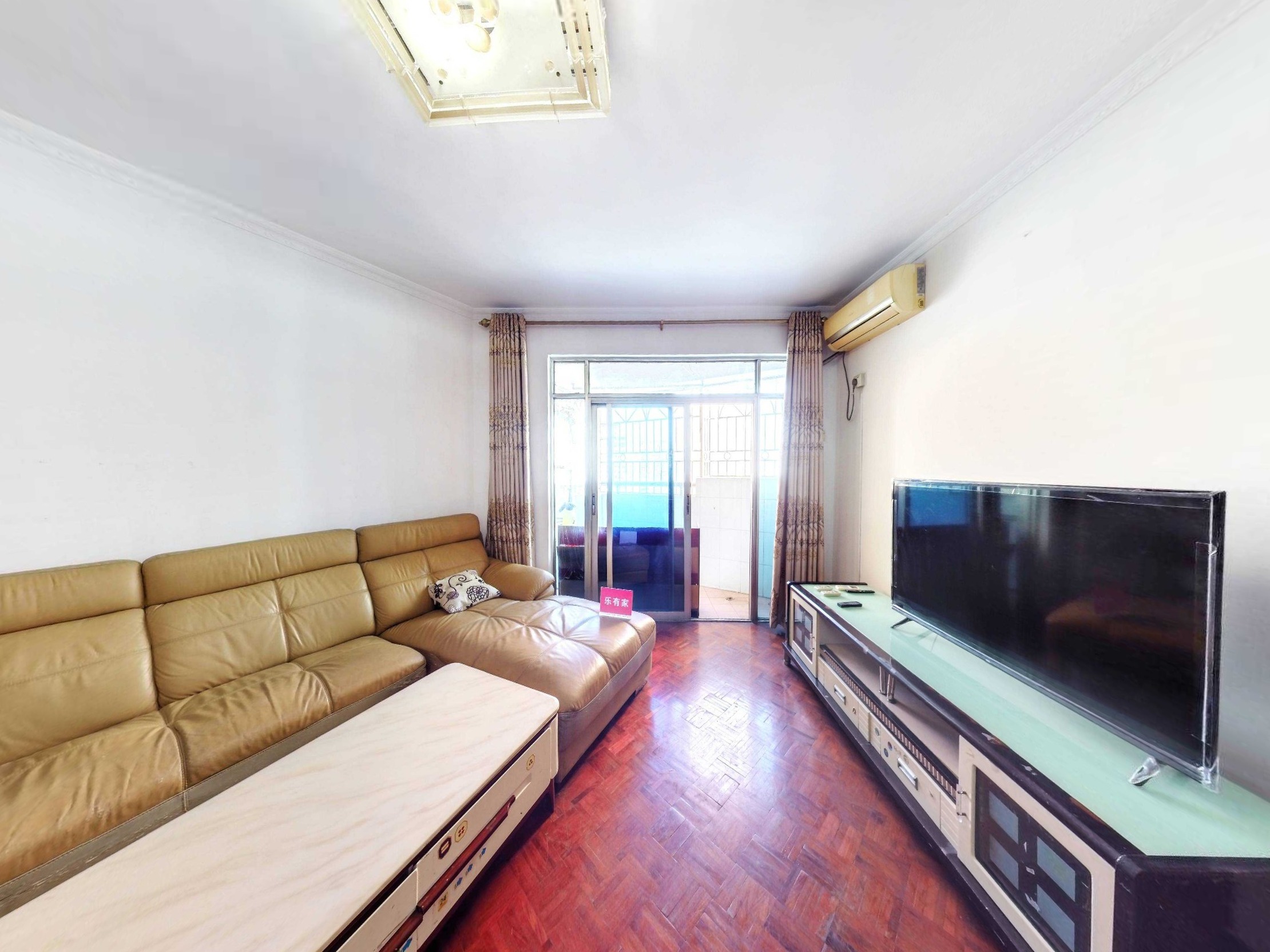 业主诚心出售，小区总价最低三房，满五唯一，欢迎实地看房