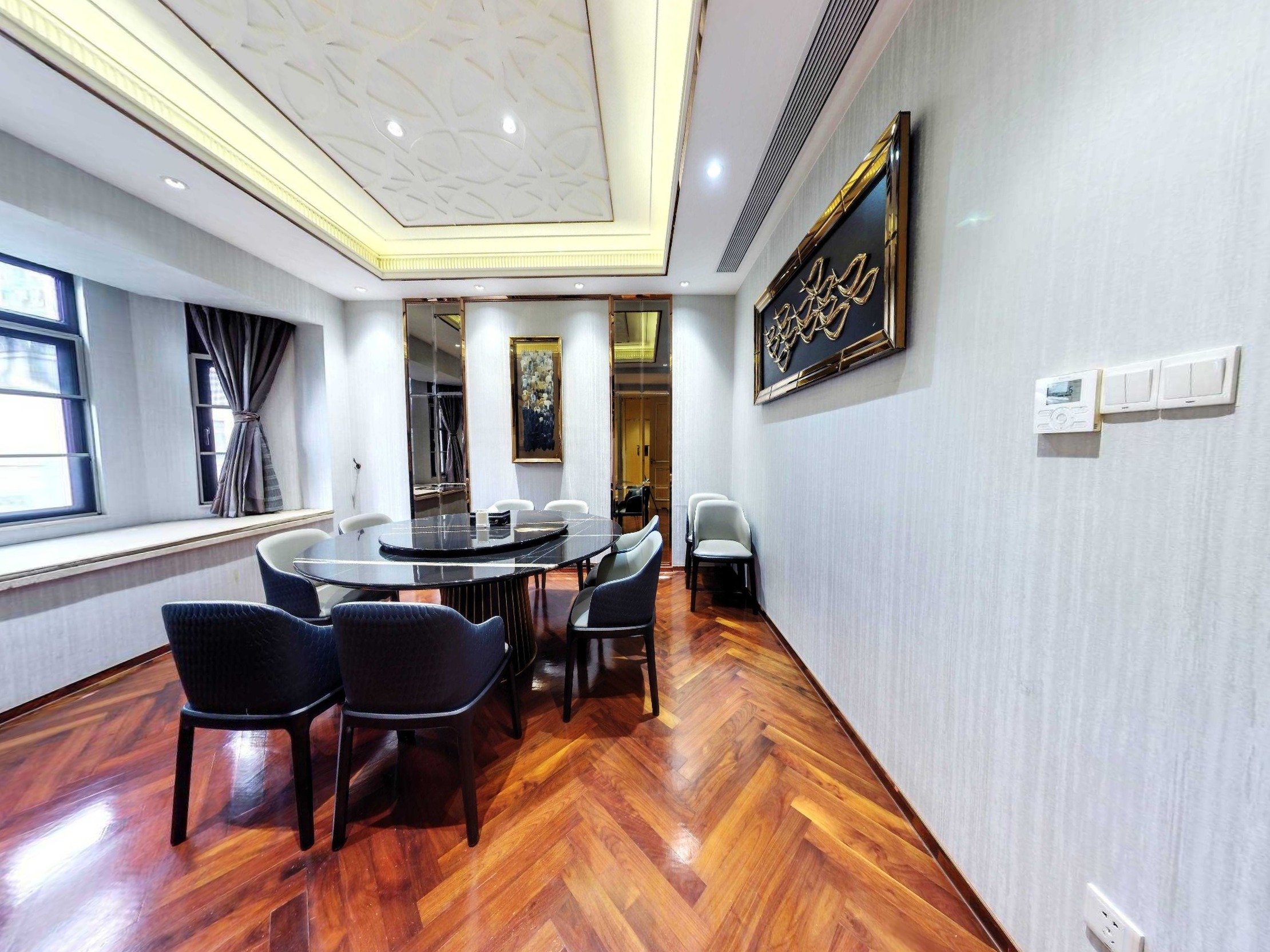 尖岗山（曦城）优质房源，201宽敞空间，5室4厅布局，南北通透，改造空间大，自由发挥设计理想家居。