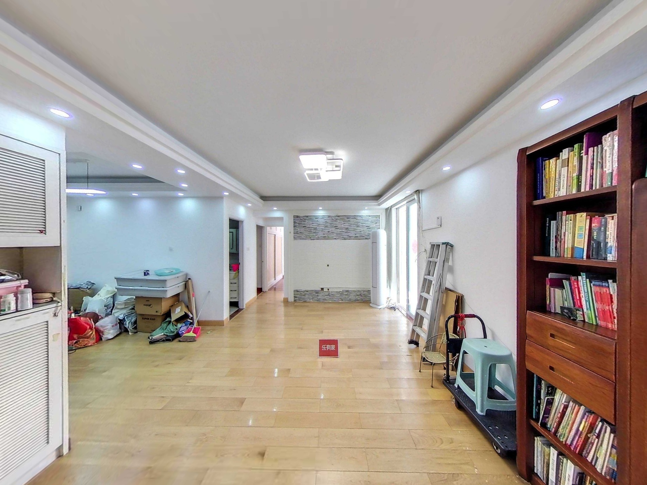 中高楼层朝南，采光很好