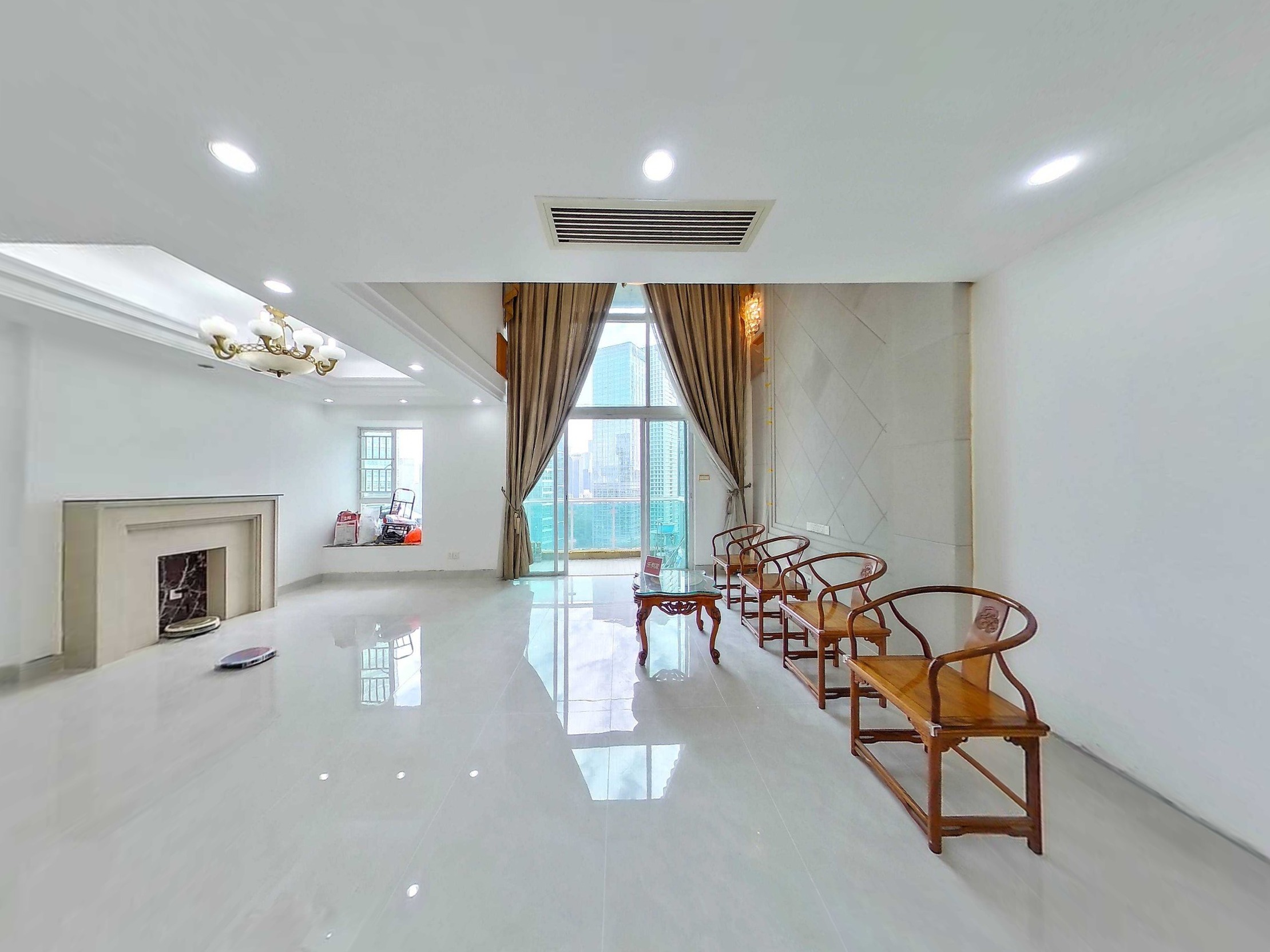 东南向8室3厅，宽敞舒适，近地铁与公园，出行便利，理想家庭居所。-深圳黄埔雅苑四期二手房