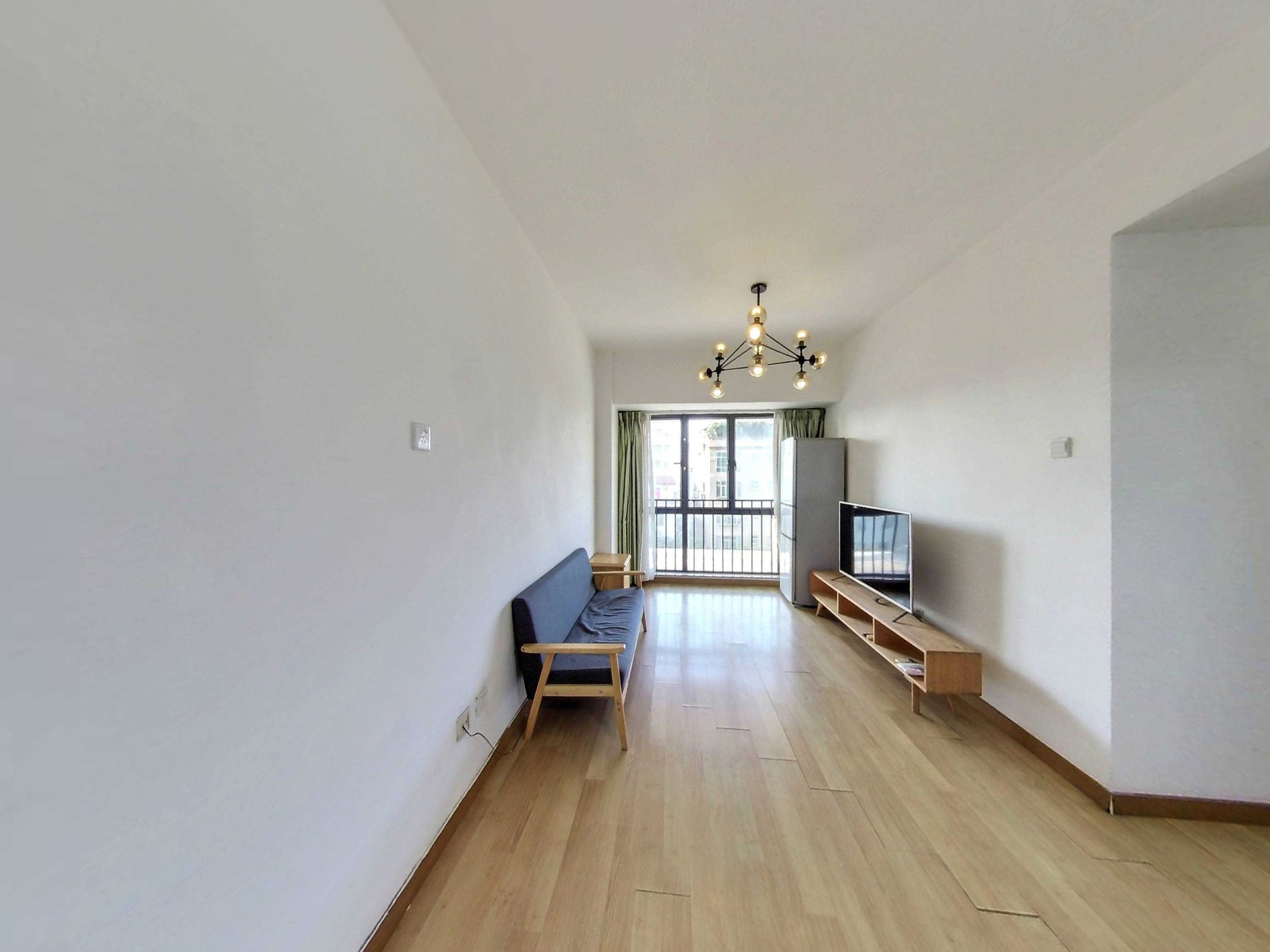 房东底价和一线好房均有，欢迎找小区专家朱英华了解，靠谱专业-深圳花样年花乡租房