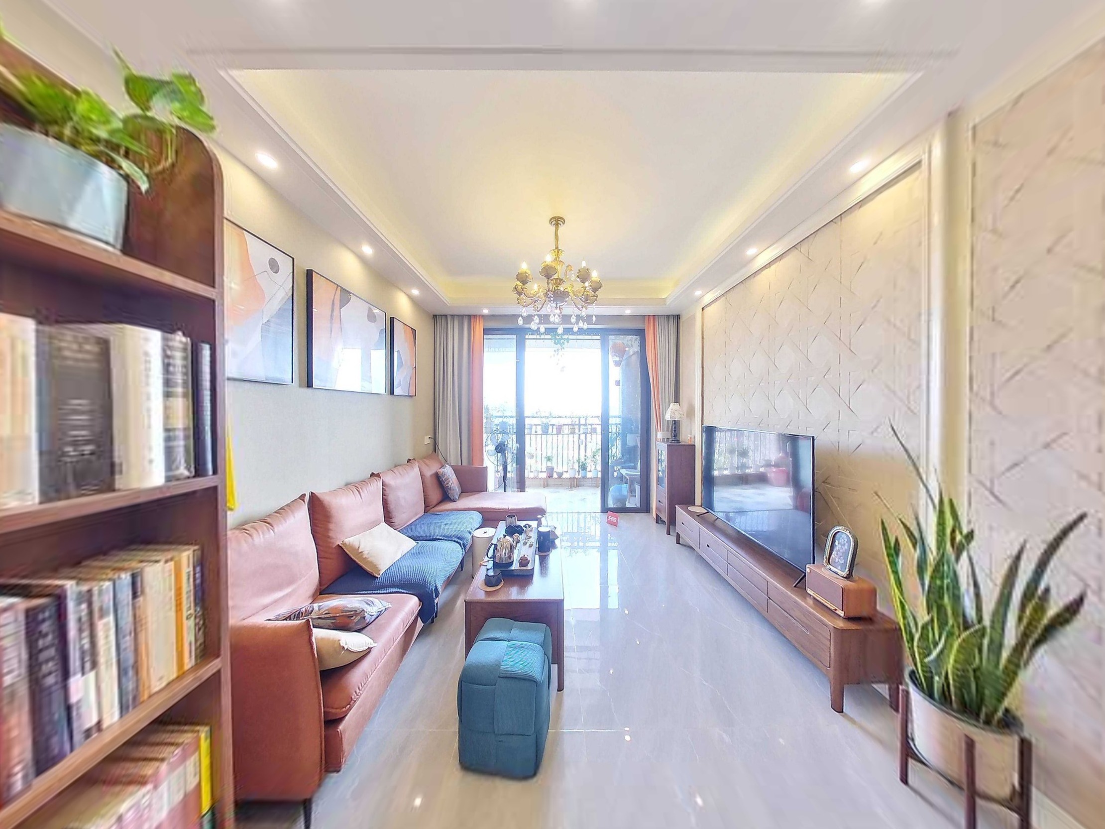 户型方正，坐北朝南，家私家电齐全，直接就可以入住