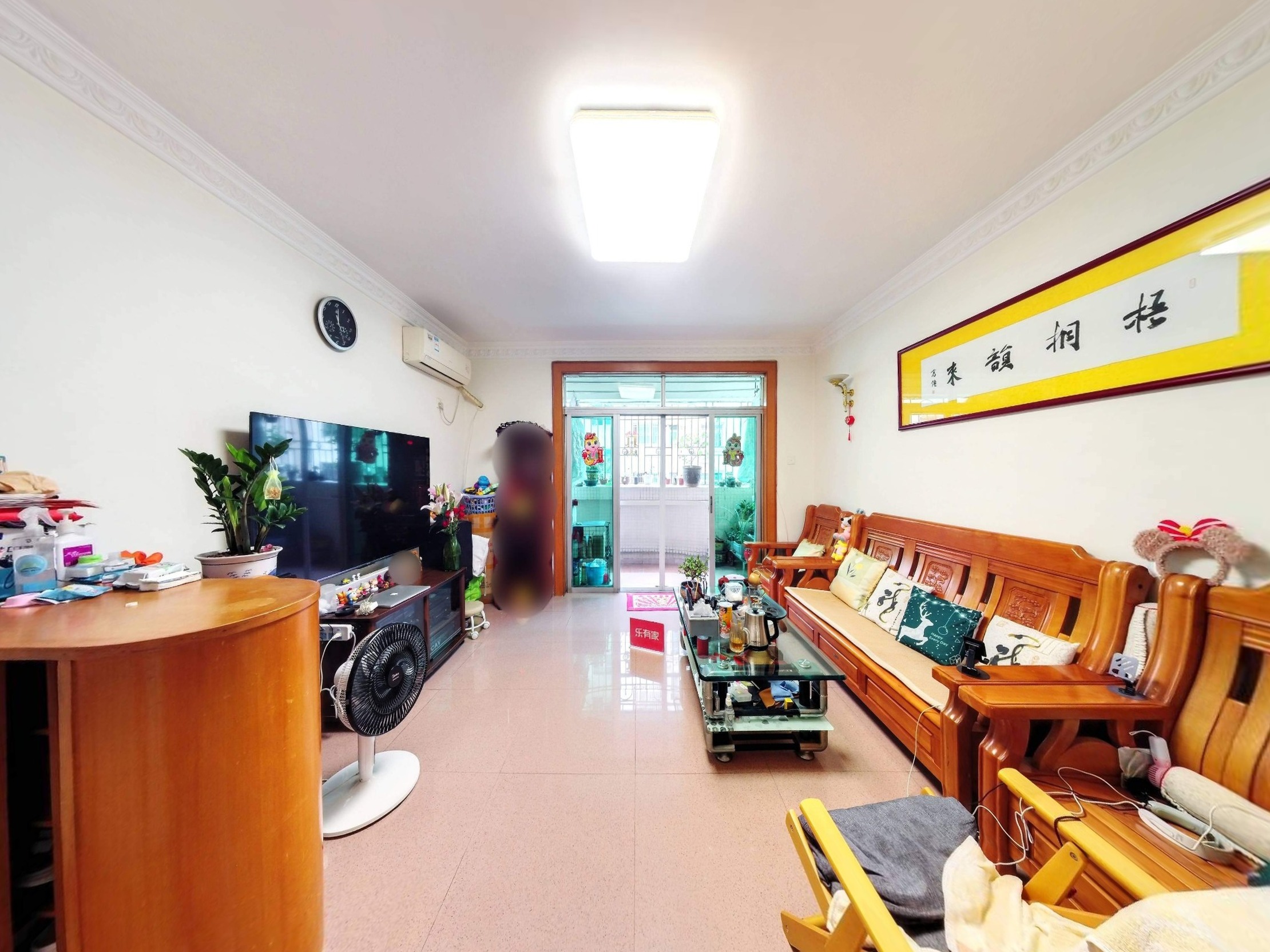 鹏兴花园一期，朝南采光佳，中楼层带地面花园，税费低，业主诚心出售！