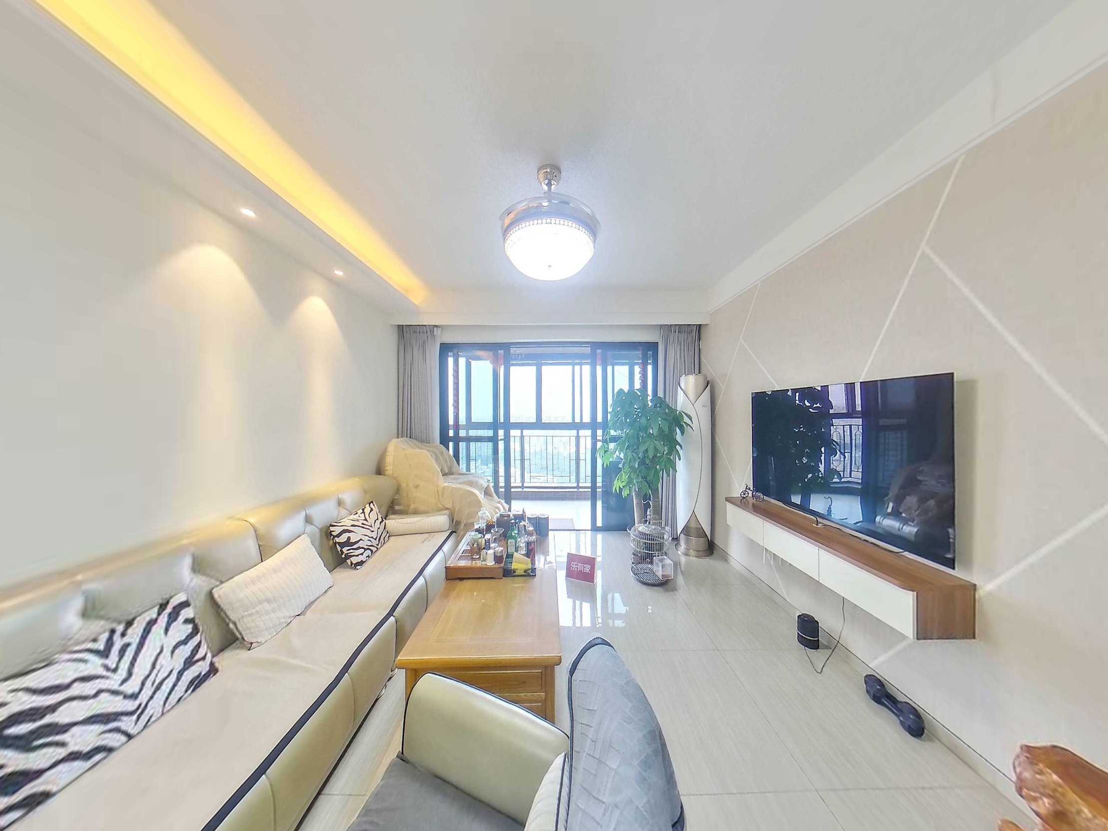 路劲天隽峰豪装4房-广州路劲天隽峰二手房