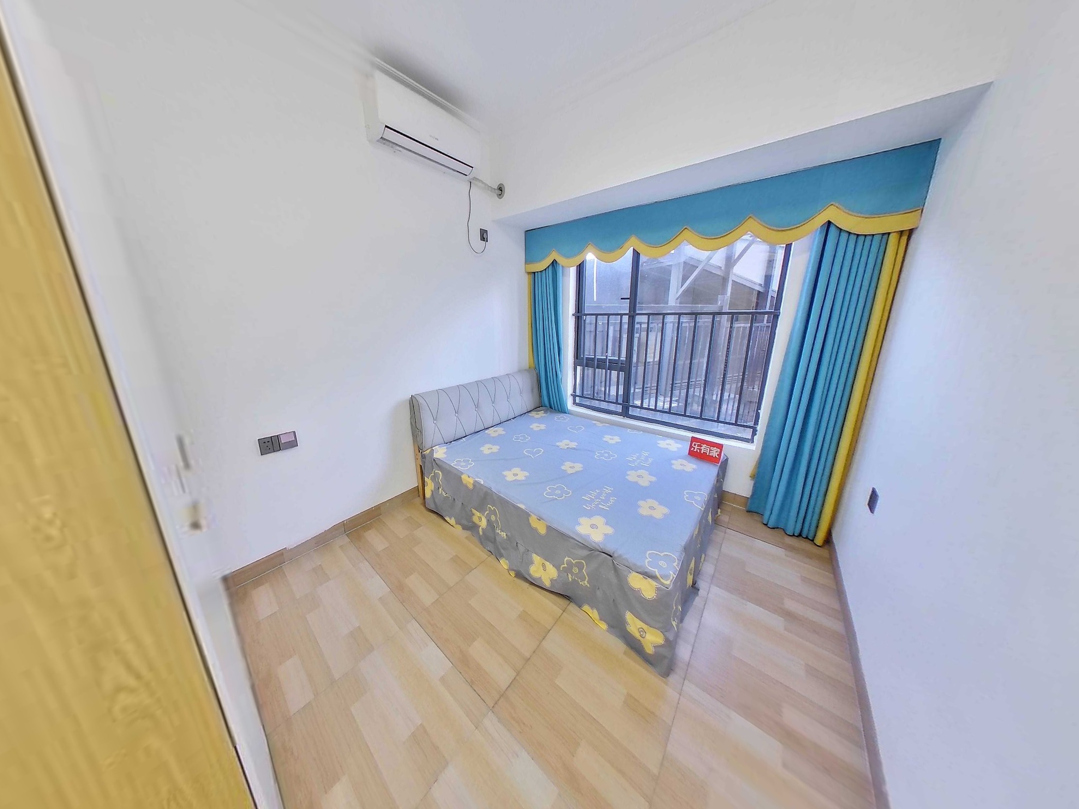 鑫月广场·欢乐海湾，方正户型，采光佳，车位充裕，近重点学校，业主诚售！