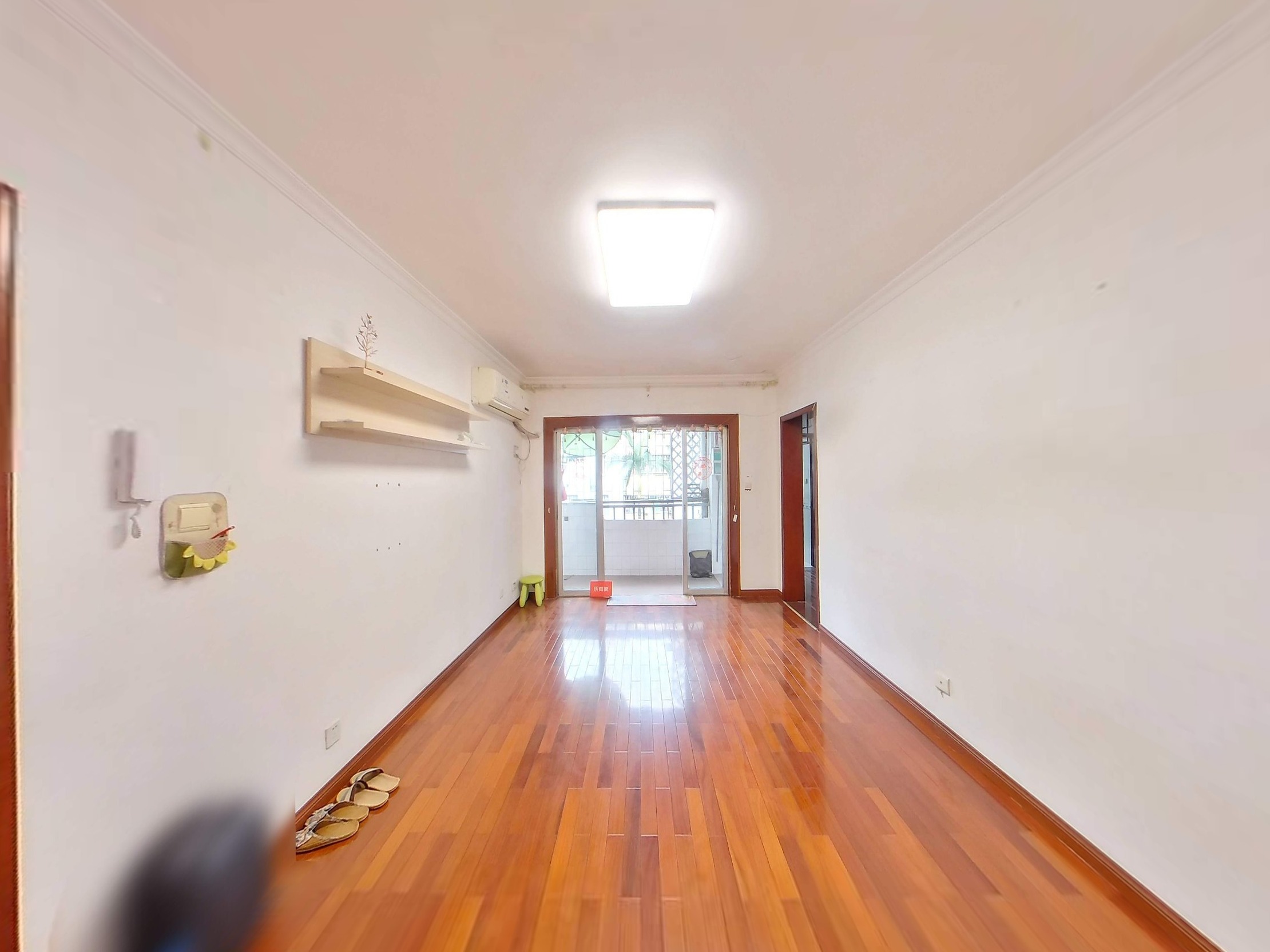 公务员大社区，业主自住温馨三房，拎包入住。