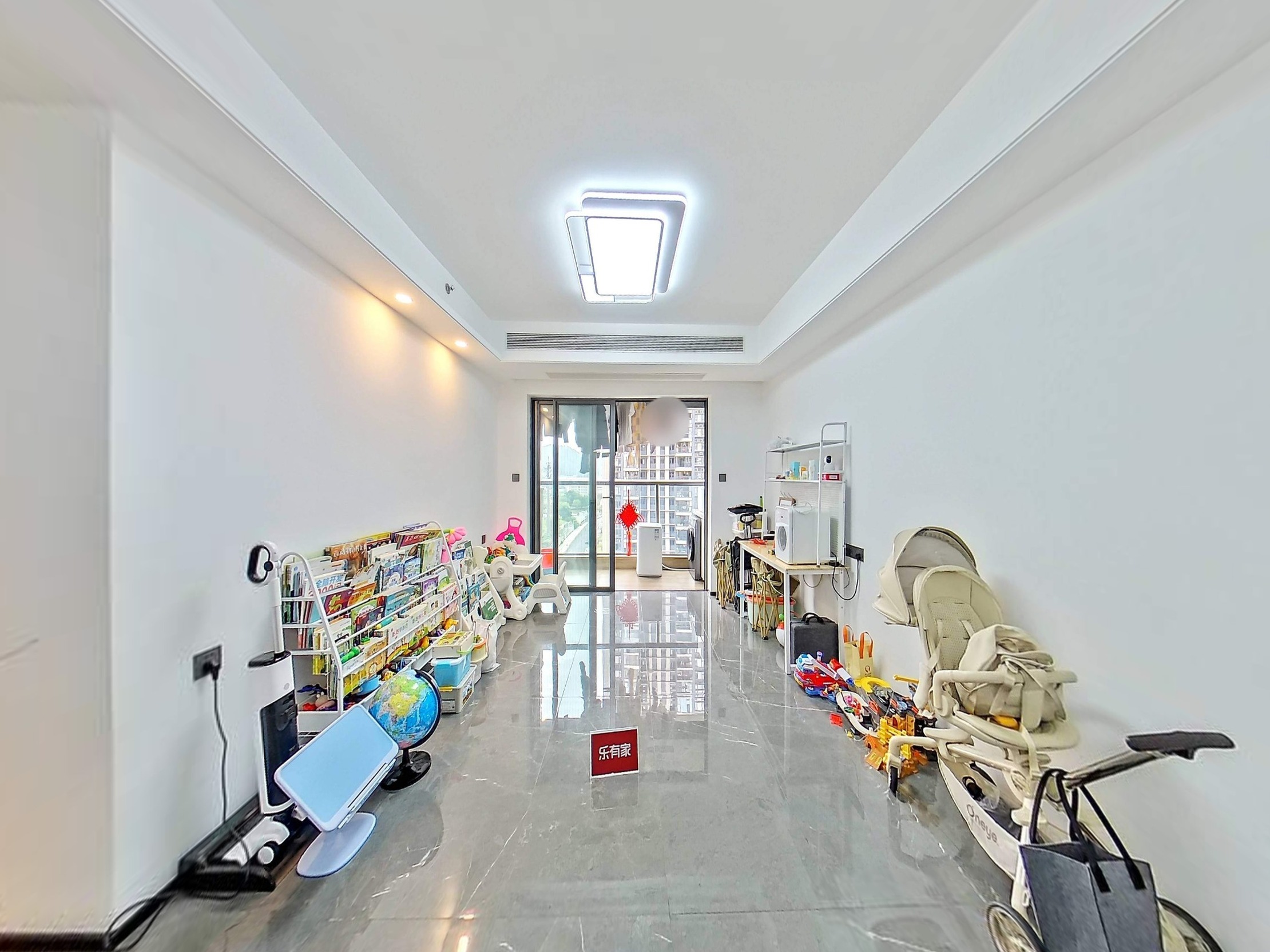 中海观园，南向采光佳，楼龄新，车位充裕，近大型公园！业主诚售，随时看房！