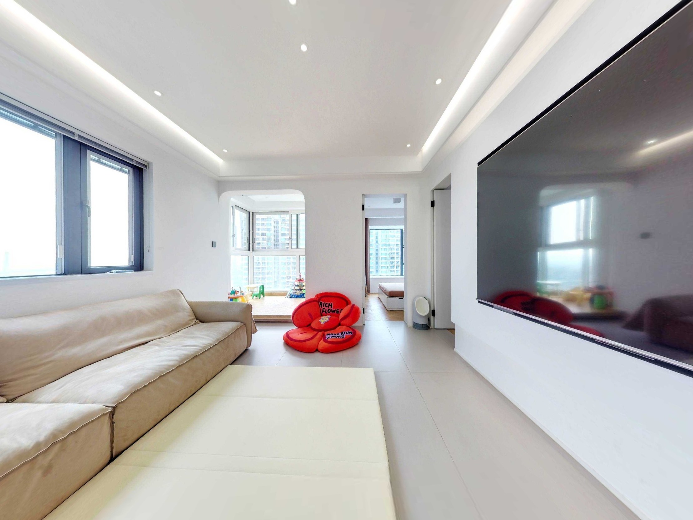 恒大金碧花园电梯三房出售