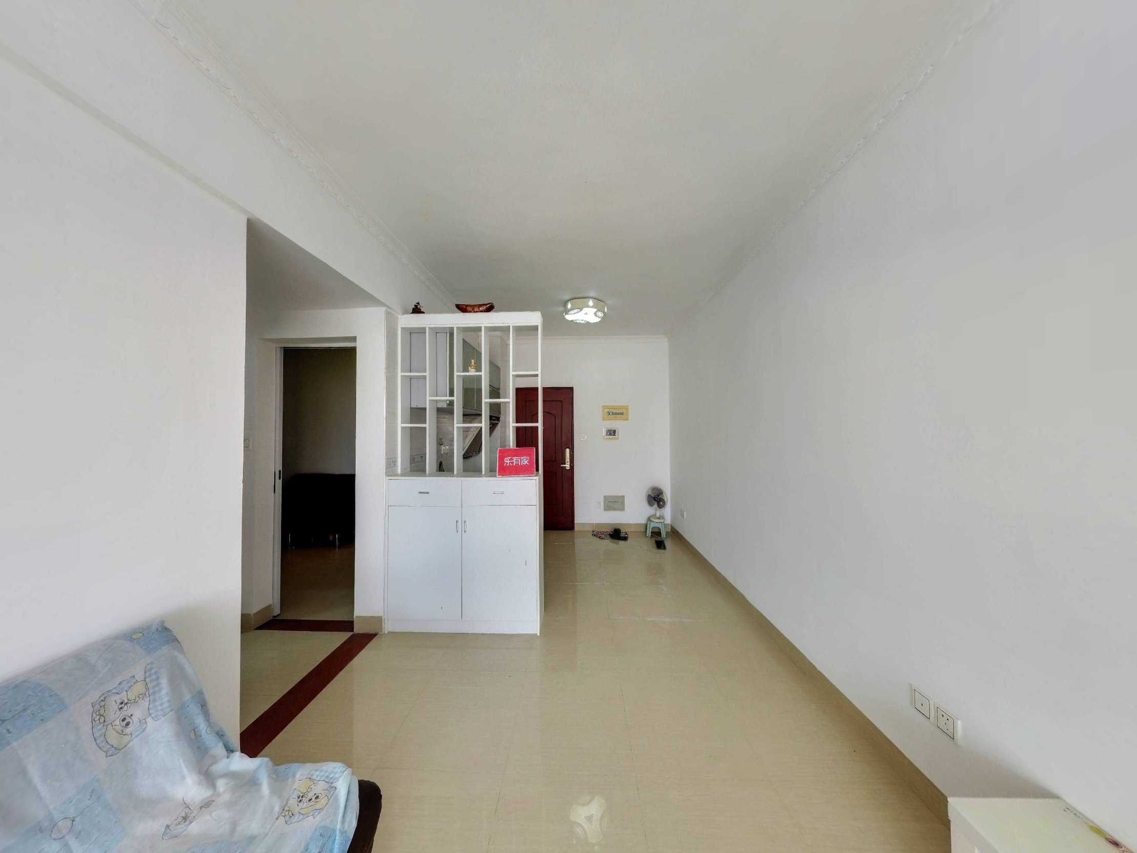 万城高楼层，车位充足，带地面花园，重点学校旁，业主诚心出售！