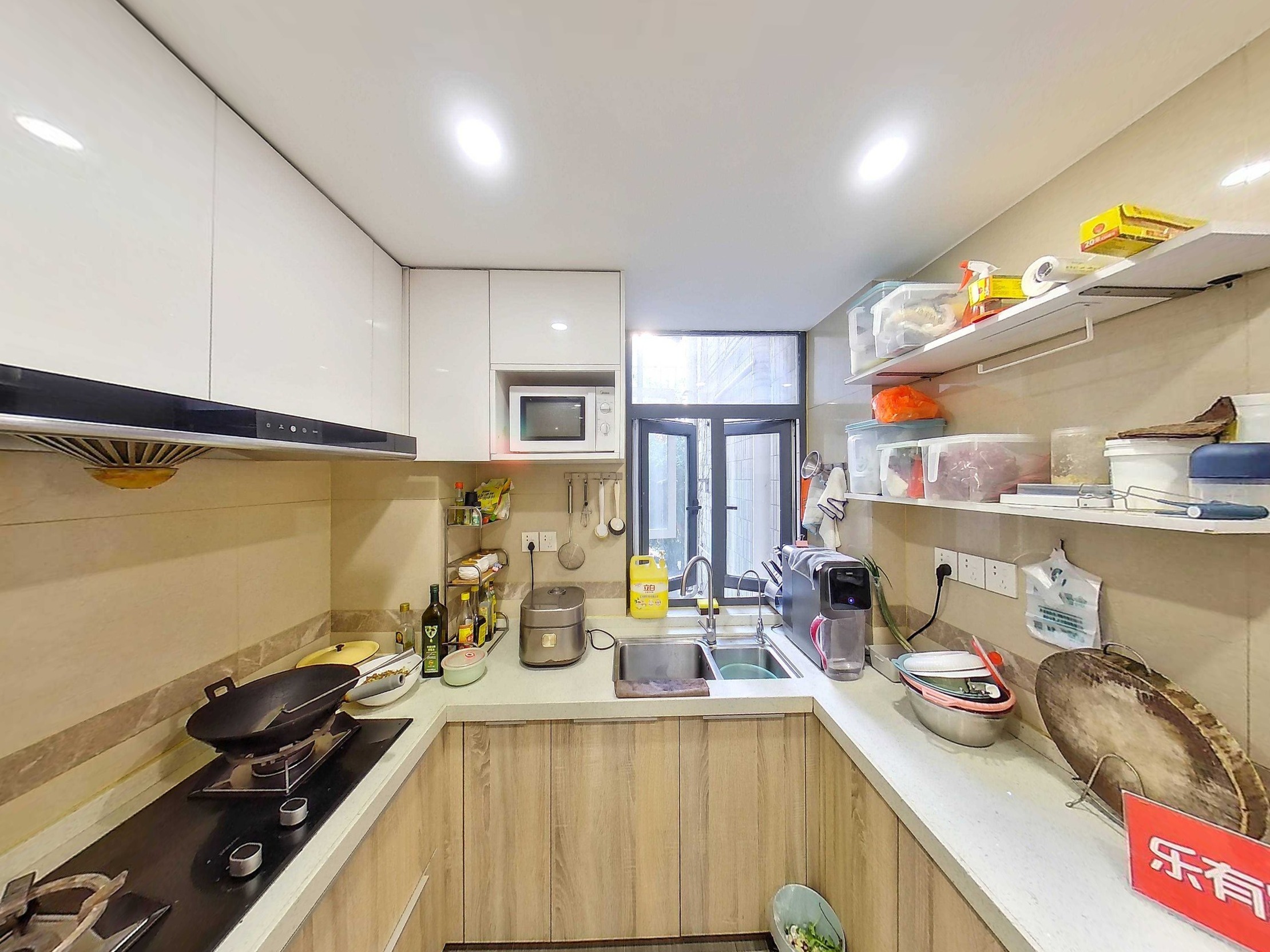 缔梦园二期诚心出售，优质学区房，带地面花园，价格低于小区均价，机会难得，不容错过！