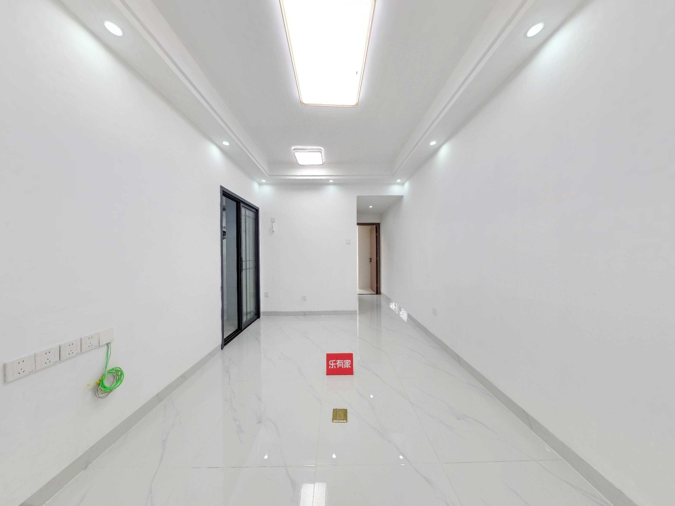 全新装修电梯两房！地铁口100米！南向居家安静！月供低-深圳天利明园二手房