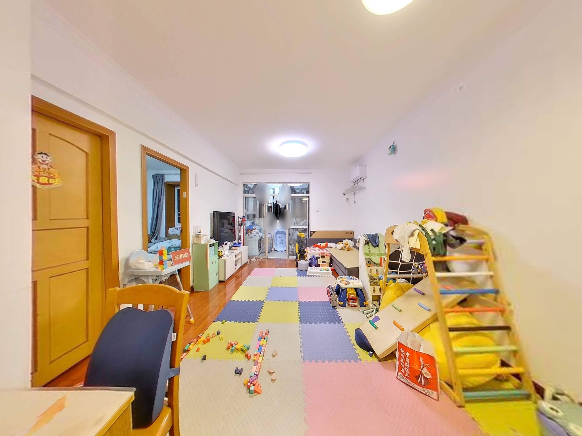 嘉隆星苑，精装大两房，产权优质，诚心出售。