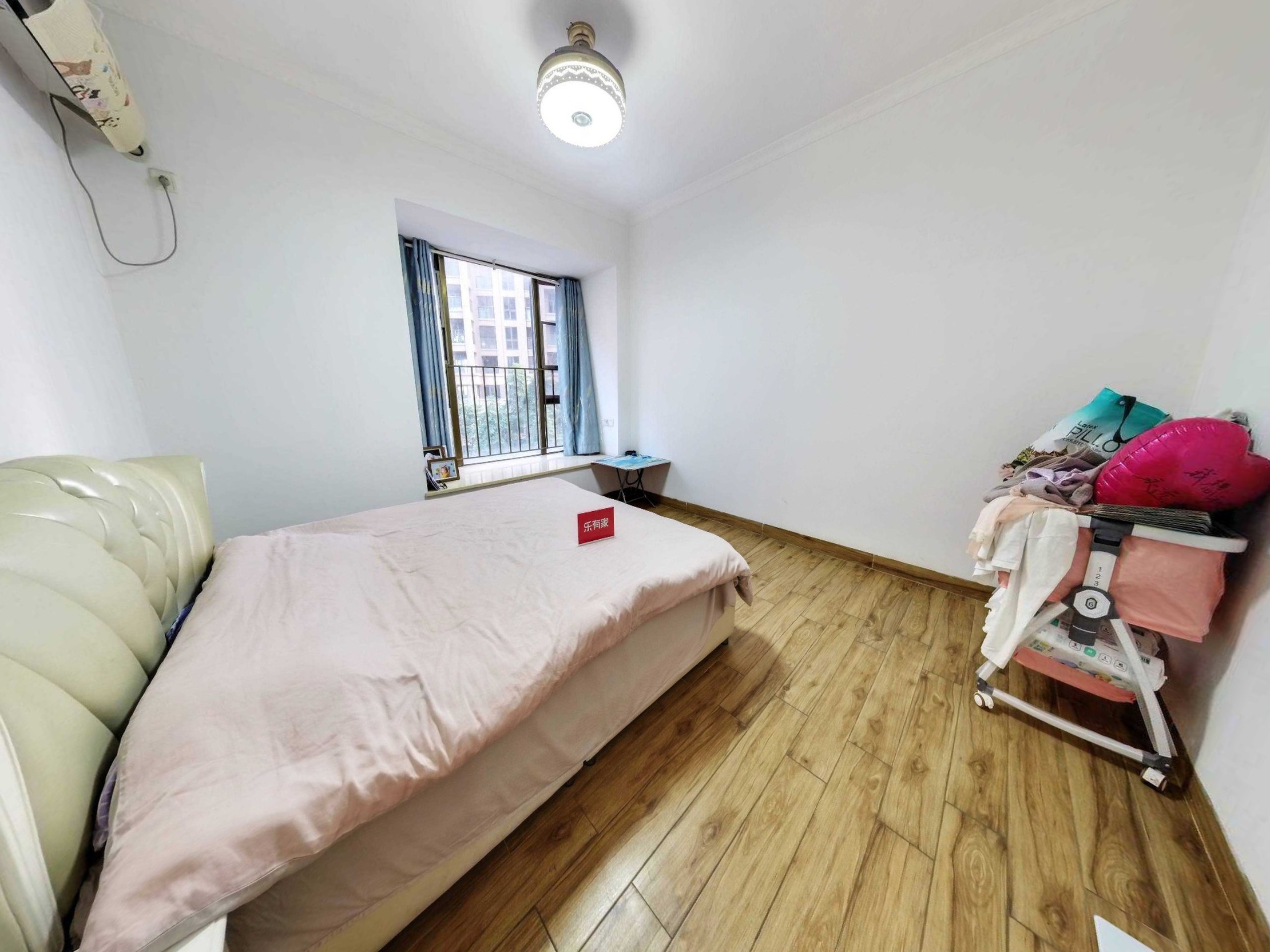 天宏绿茵豪庭 5房2厅4卫 195.97㎡