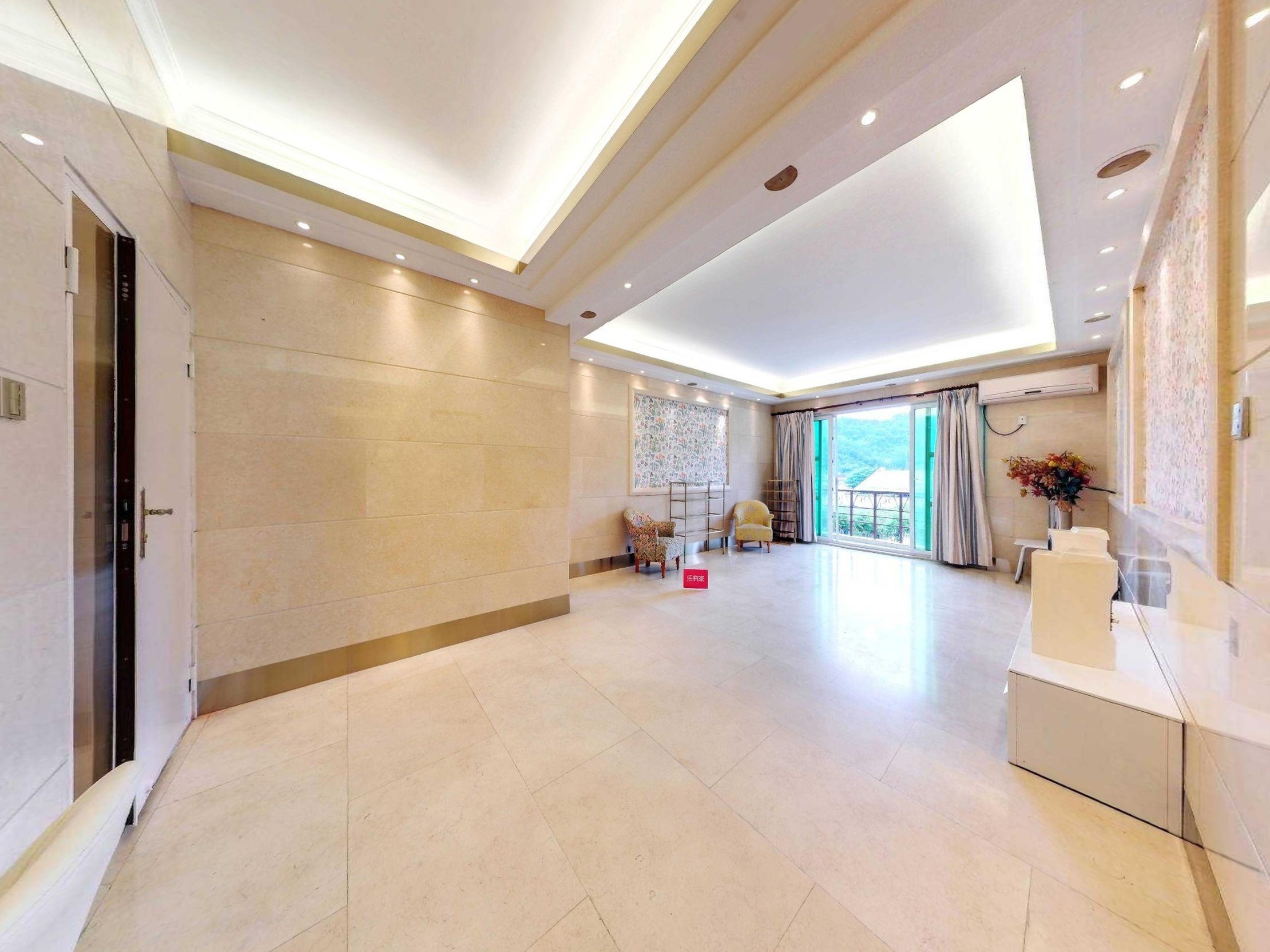 银湖国际会议3房出售