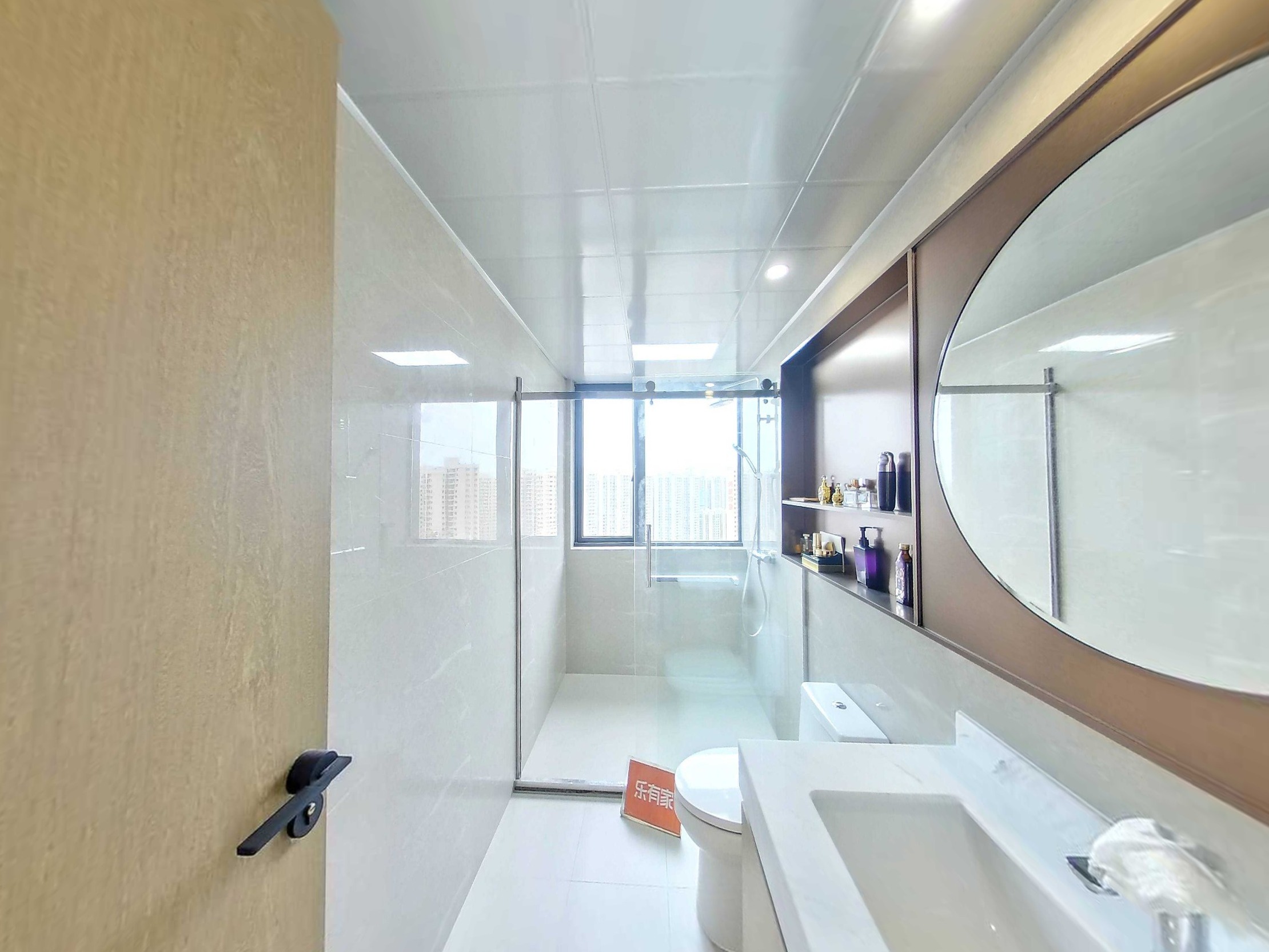 临深片区，金地物业