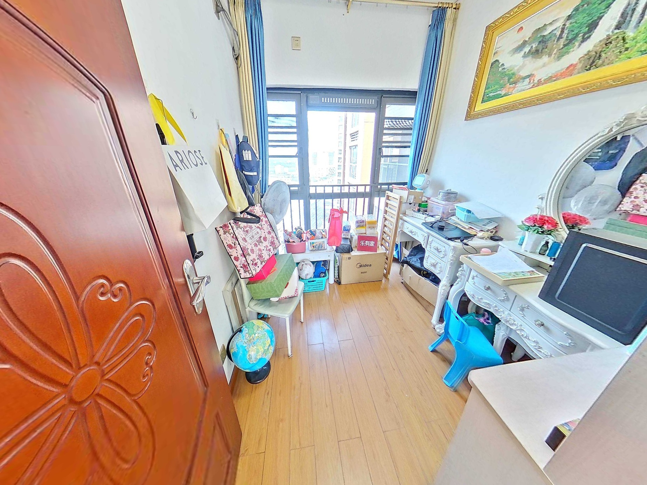 业主之前自住的，很有生活气息，很温馨