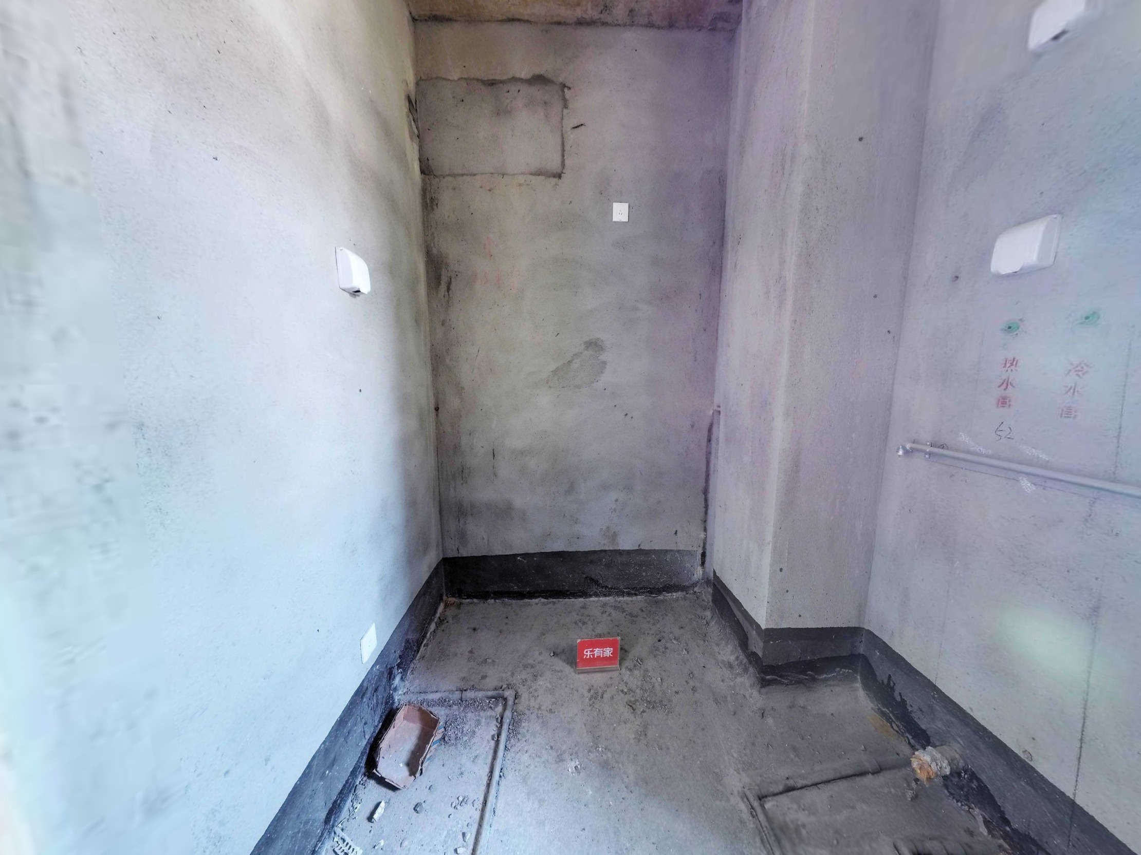 看海景大两房，世界之窗地铁口，次新小区，诚心出售