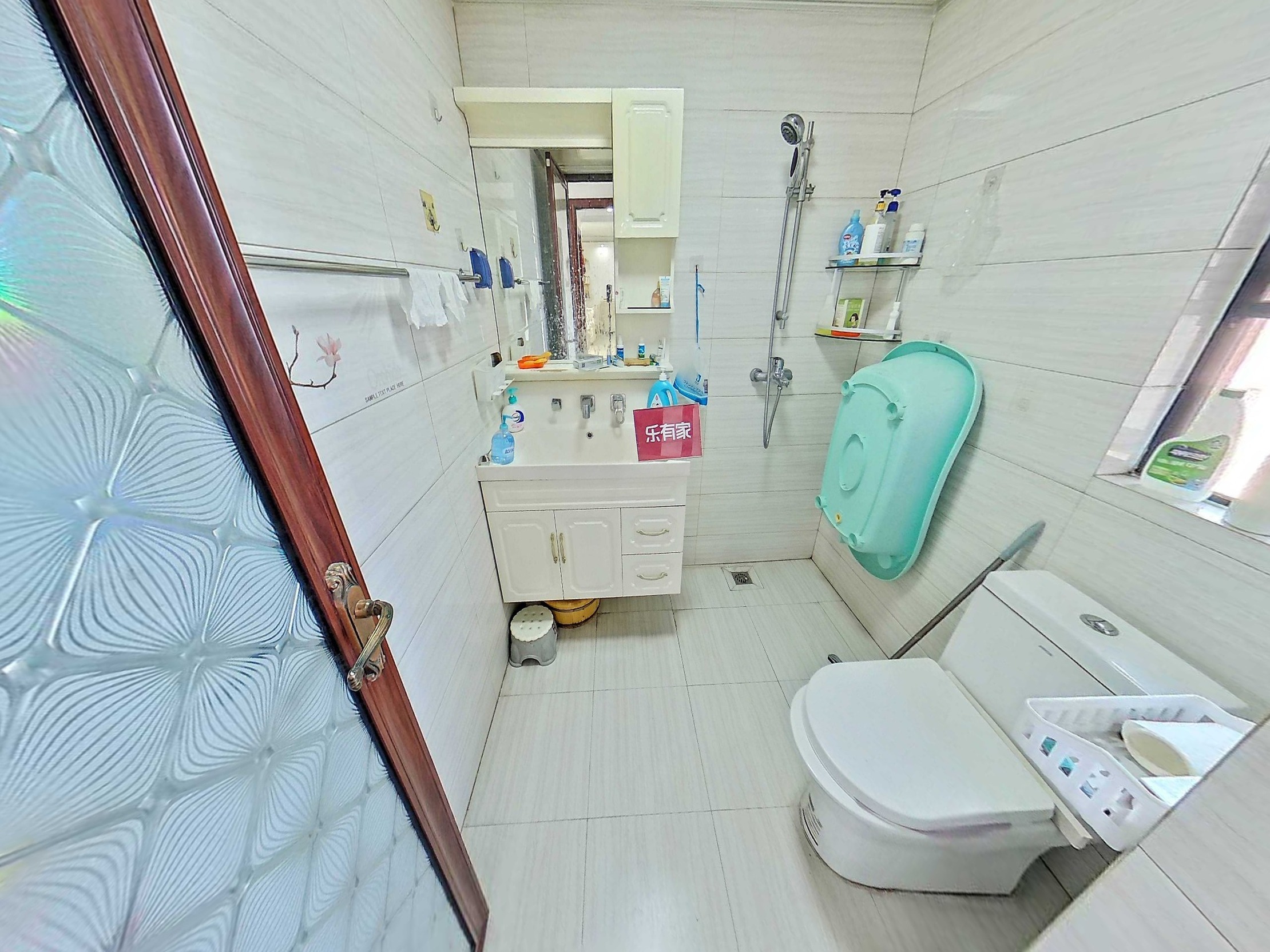 业主之前自住的，很有生活气息，很温馨