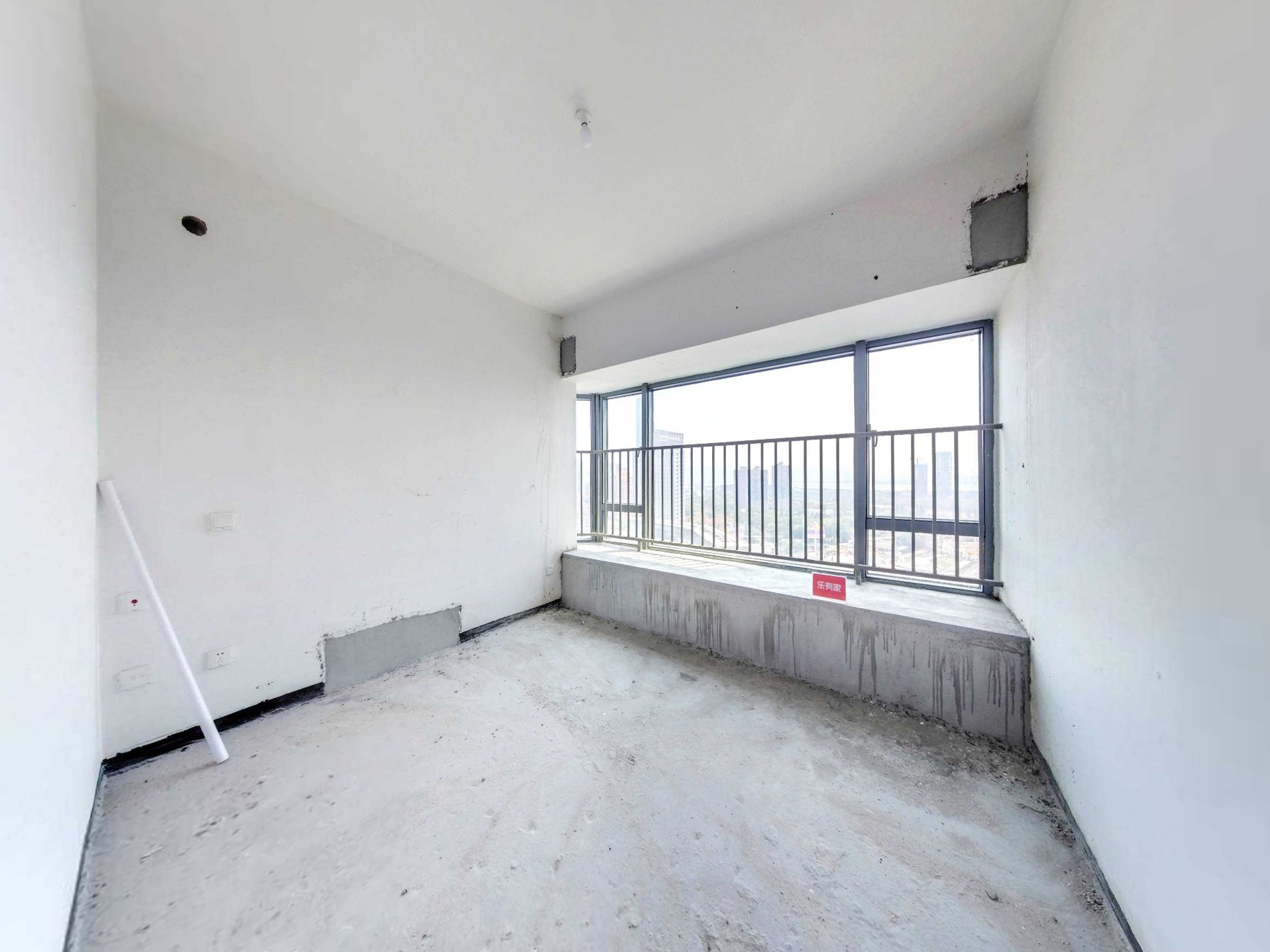 看海景大两房，世界之窗地铁口，次新小区，诚心出售