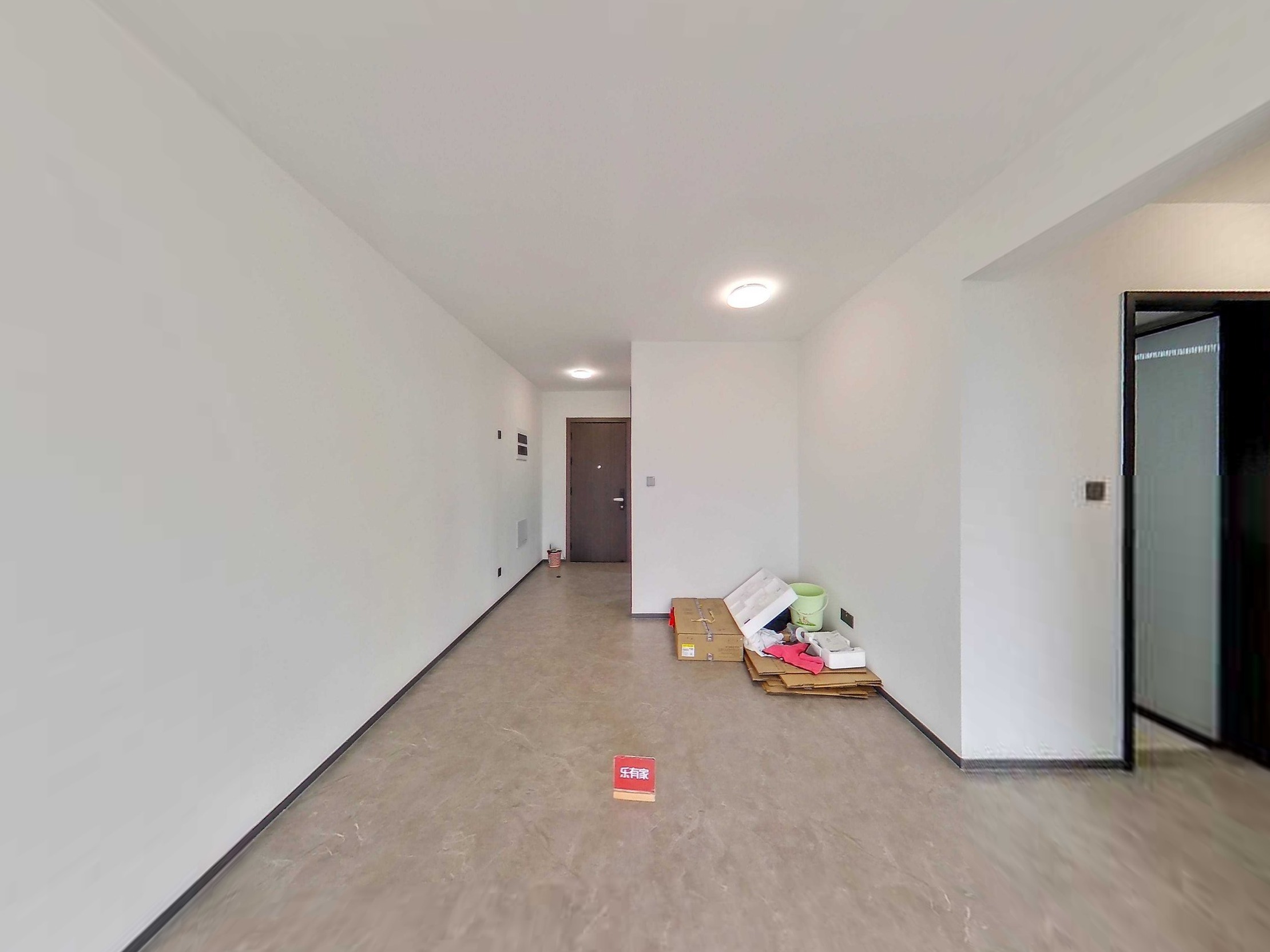 深房光明里，户型方正，通风采光佳，楼龄新，车位充足，带重点学校，业主诚心出售，不容错过！