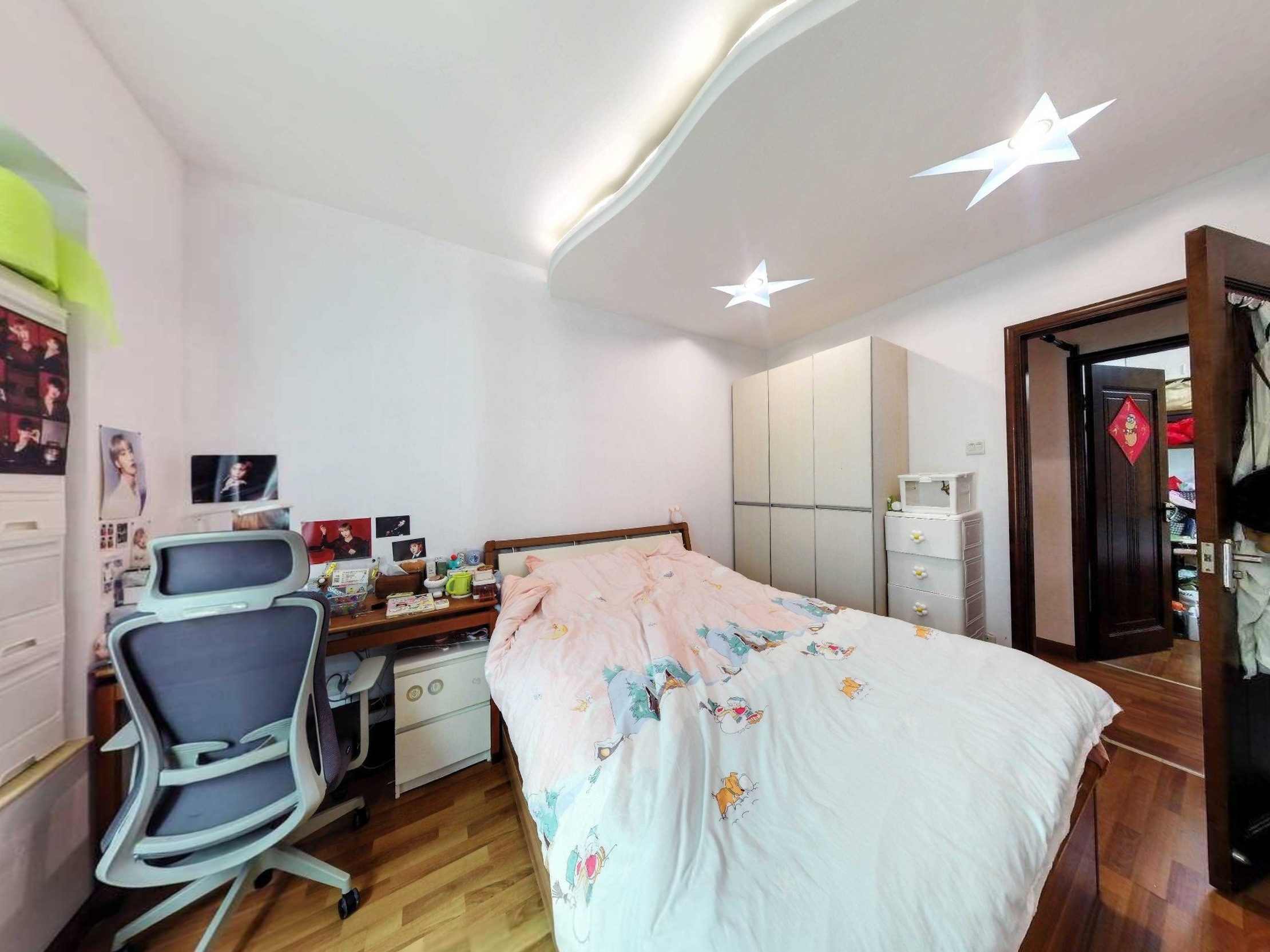 笋盘推荐，南向看花园景观大三房，业主诚心出售，看房方便