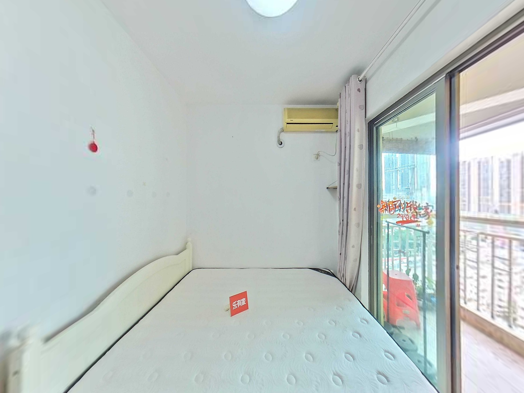 地铁口物业，精装一房，背靠福田体育公园