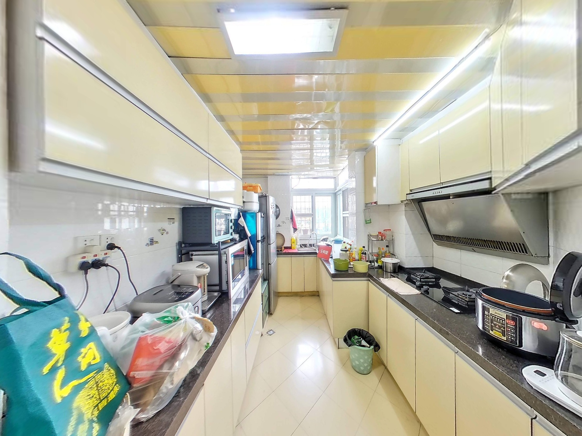 天景花园，业主诚心出售，方便看房！