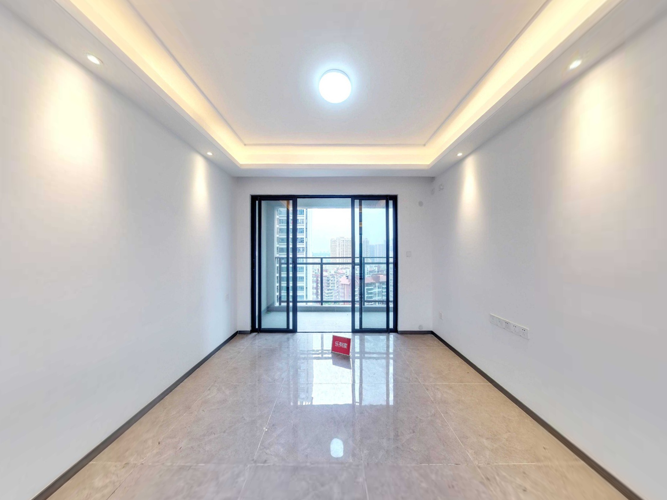 全新未入住的大四房，好楼层价格美丽-深圳方圆星宇月岛二手房
