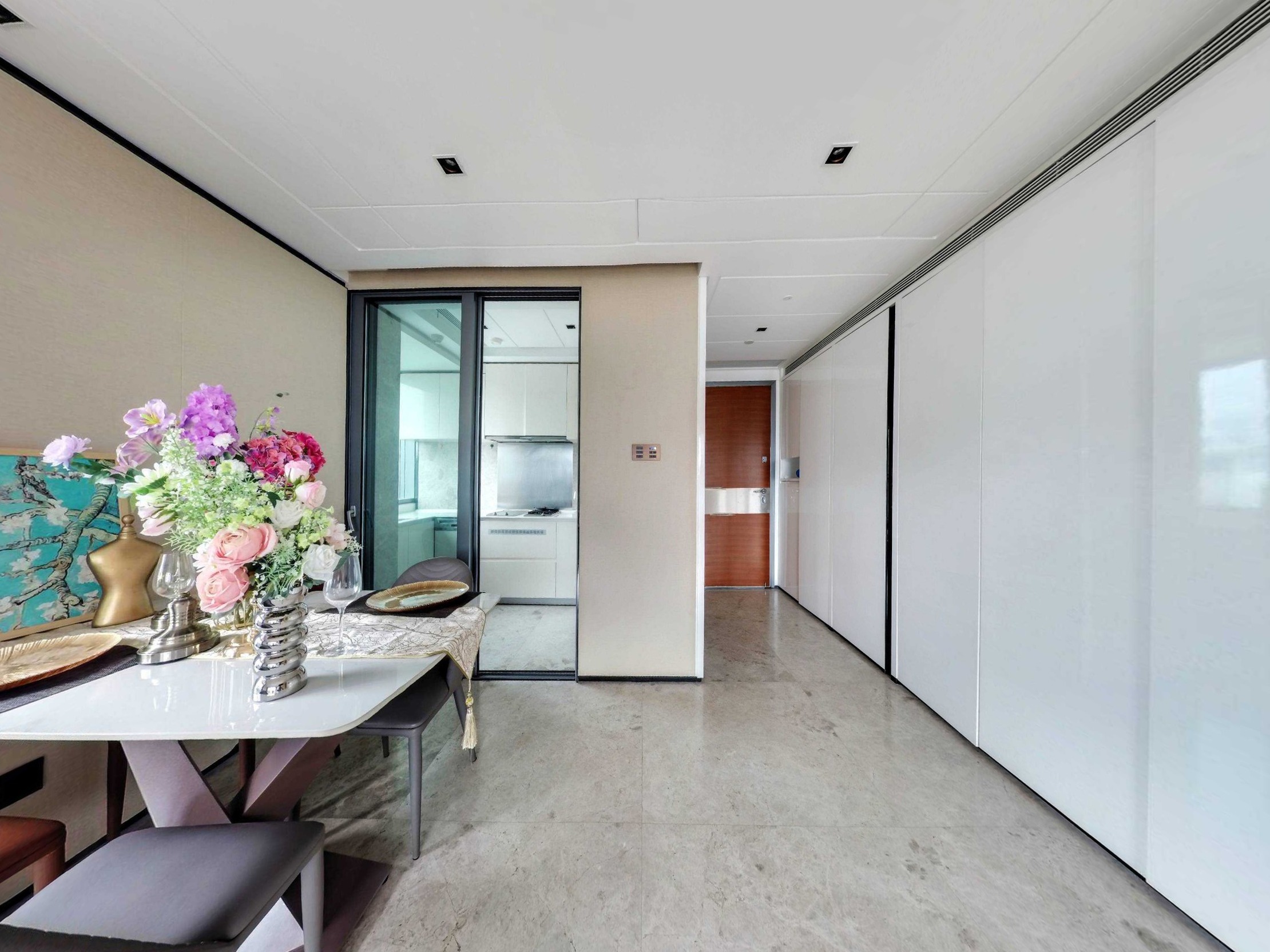 深圳湾公馆:湾区三房，西向落日与城市繁华双向奔赴