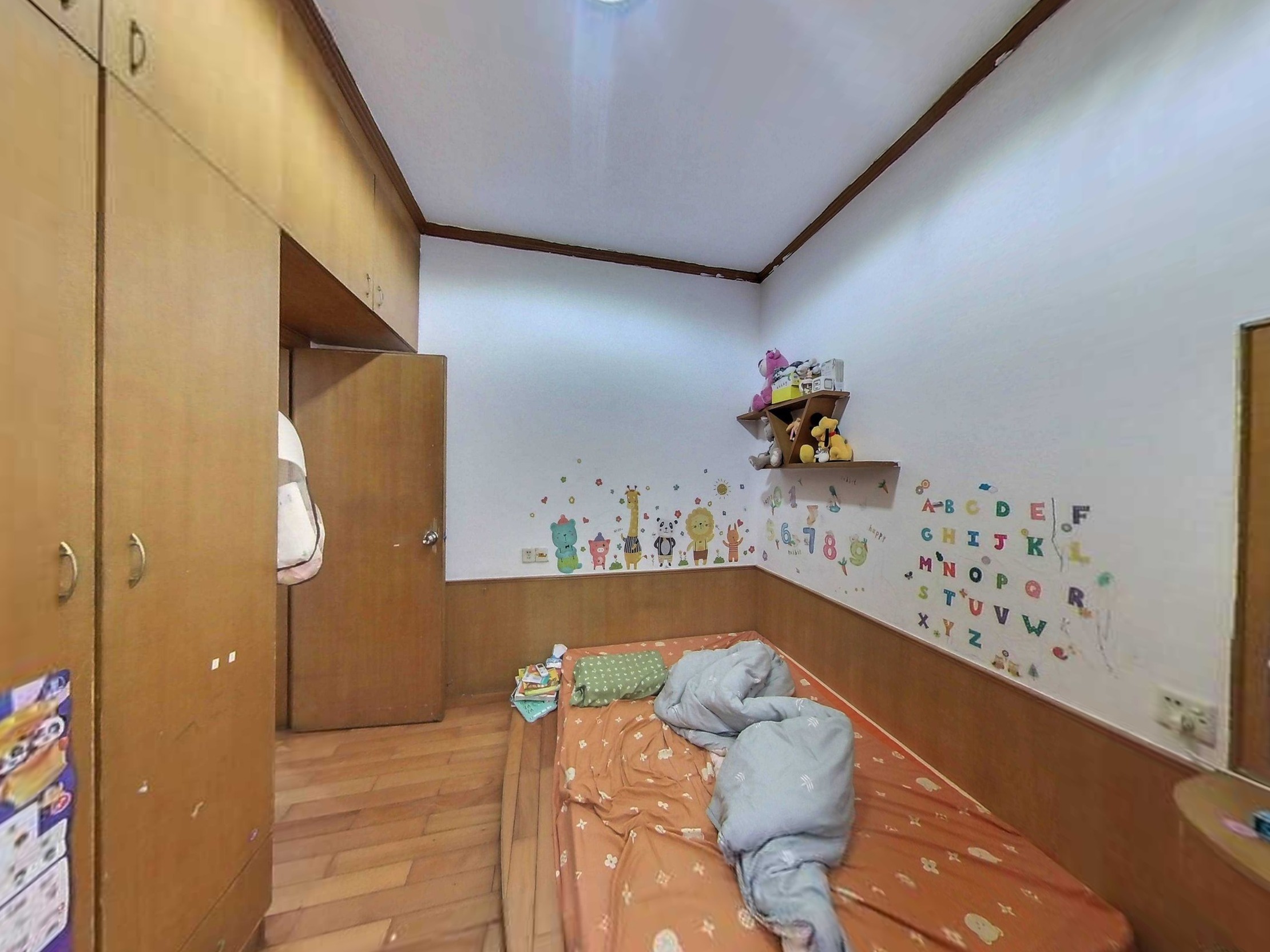 医疗中心小区 4房2厅1卫 102.92㎡