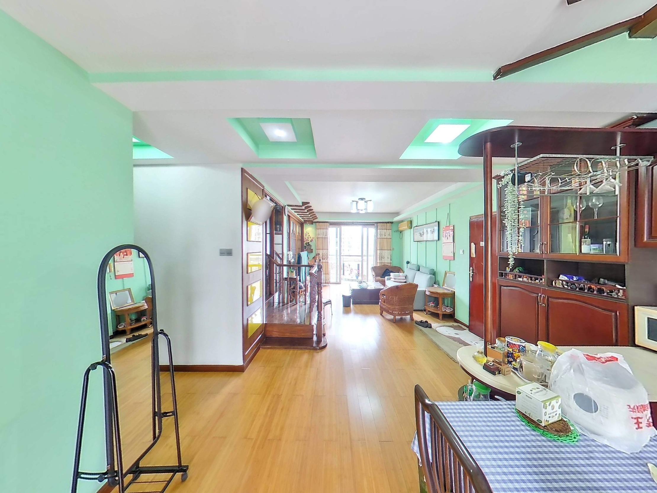 观海台花园 6房2厅3卫 197.86㎡