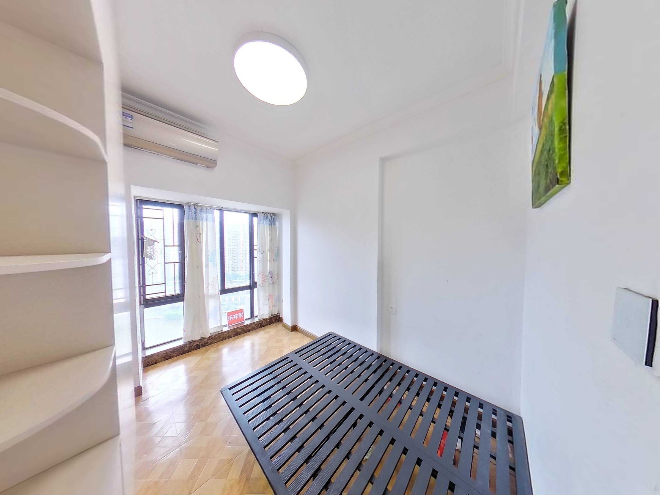 高铁站旁星河丹堤