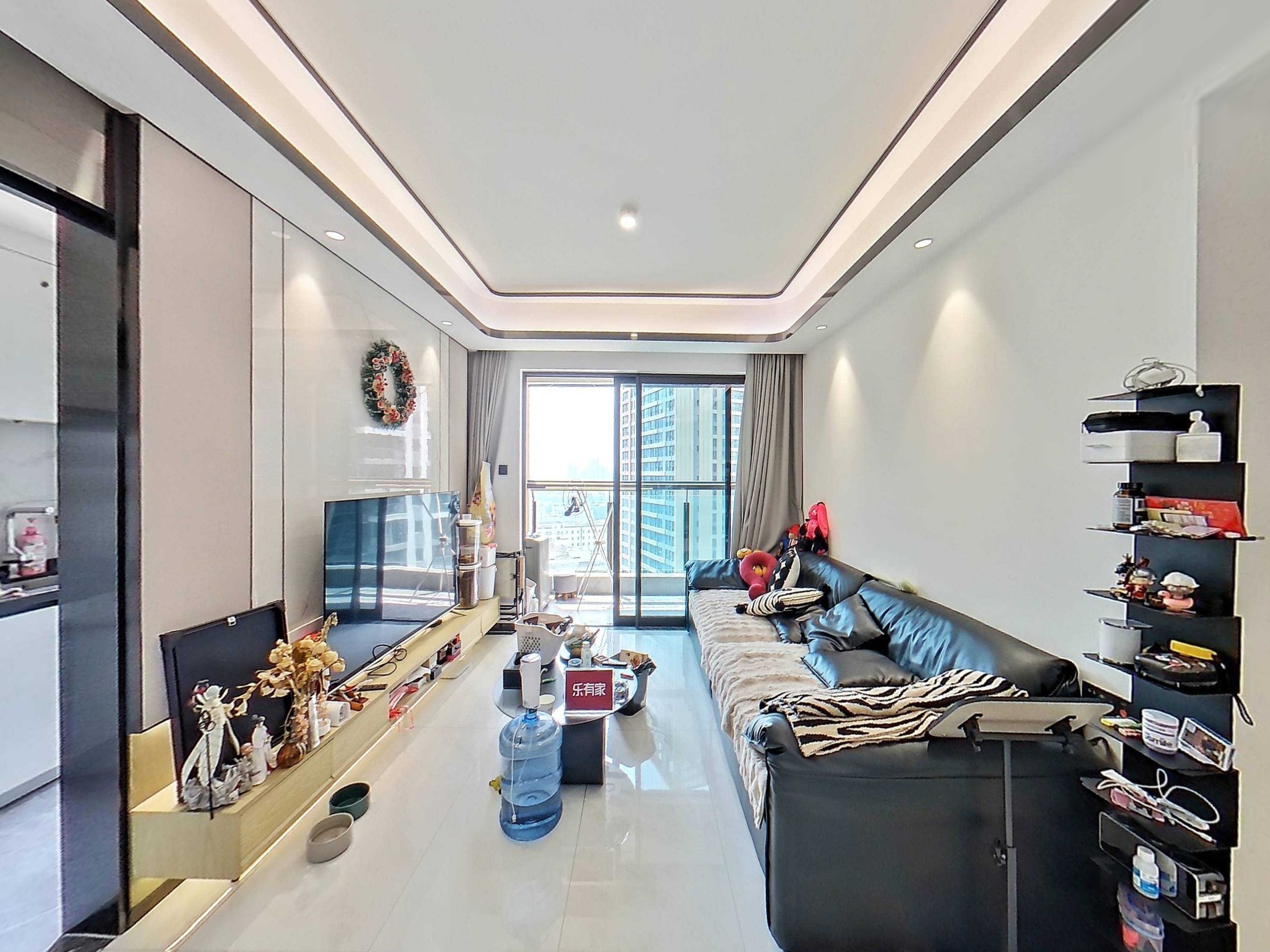 东南朝向3室2厅，公园旁近地铁，出行便利，舒适家庭生活首选。