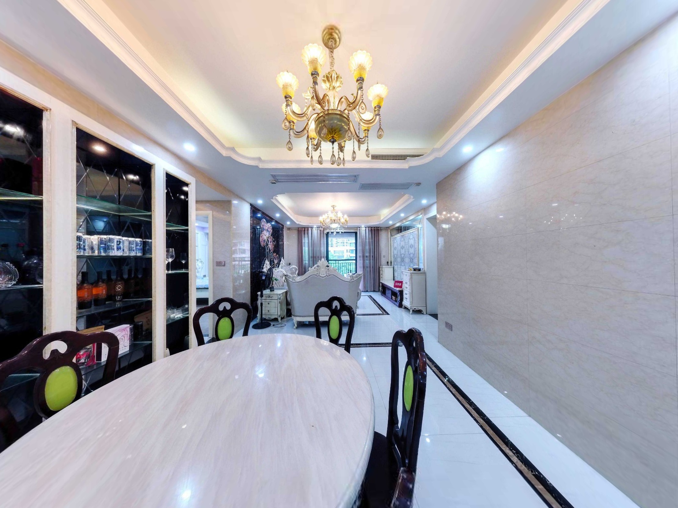 雅居乐锦城花冠集 5房2厅4卫 196㎡