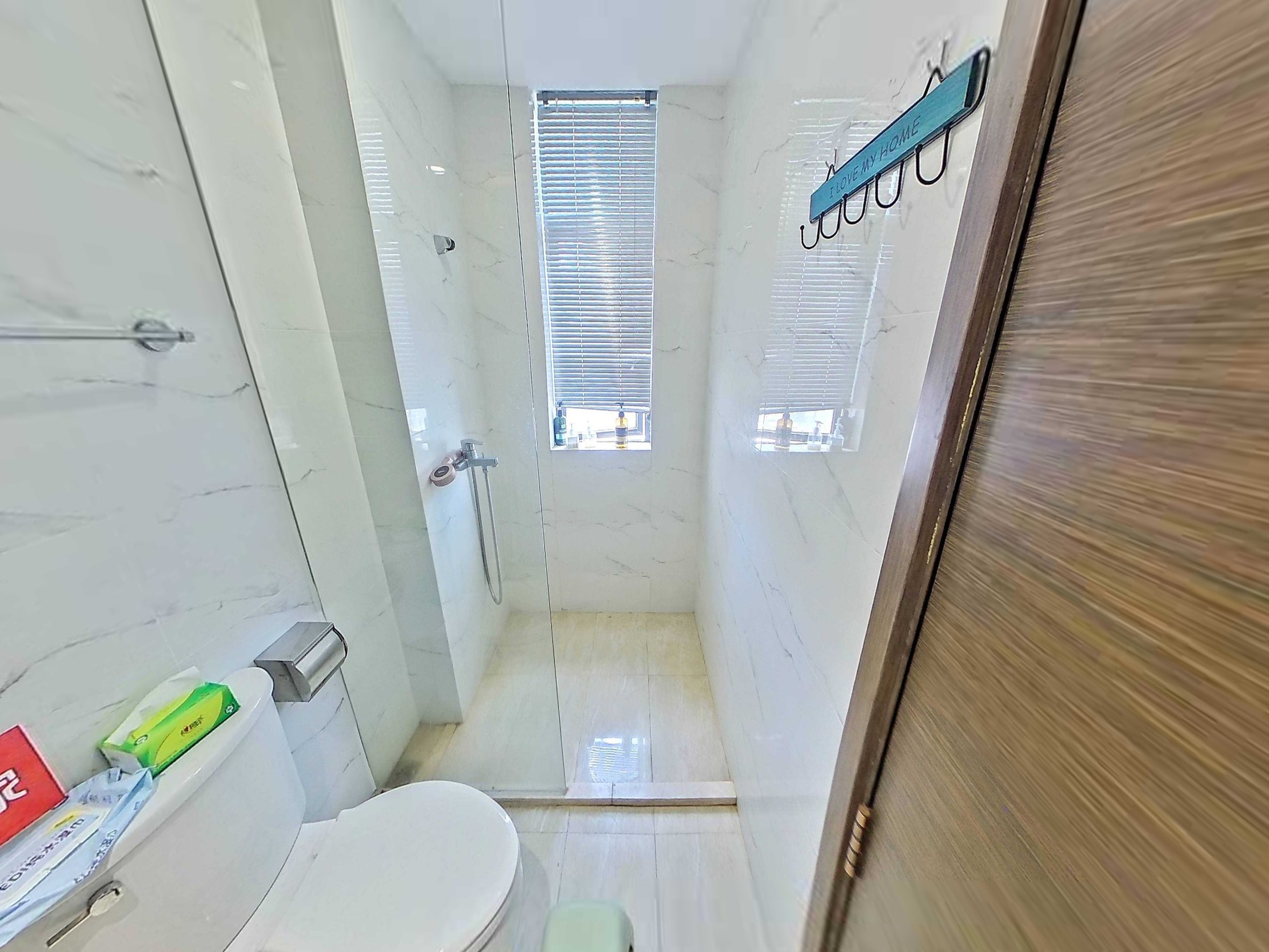 鹏大厦，通风采光优，户型实用高，带地面花园，物业品质佳，诚心出售！