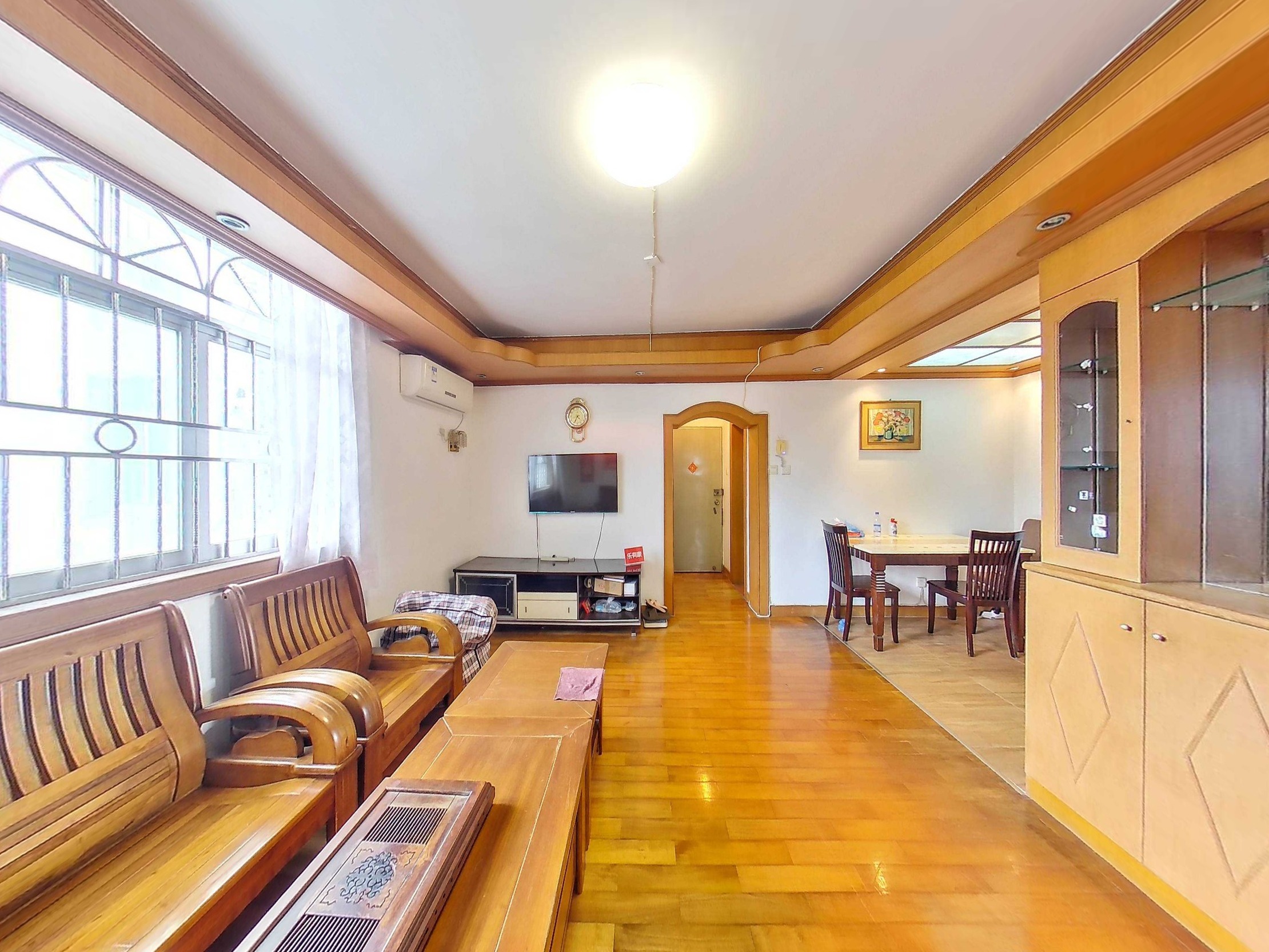 自住第一次出租-深圳宝莲大厦租房