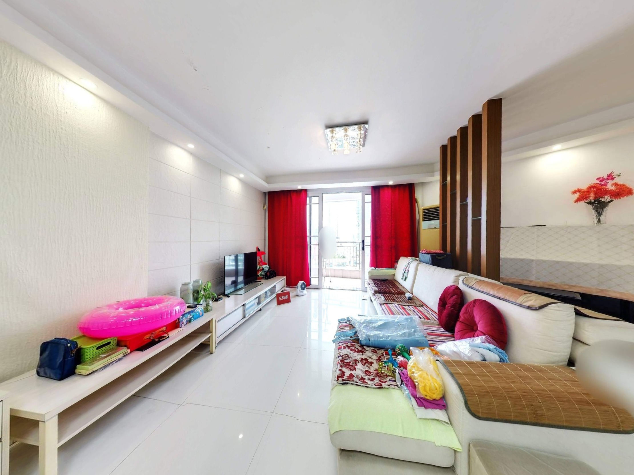 滨海之窗笋盘原始四房，现场看会更好一些！高楼层视野非常开阔