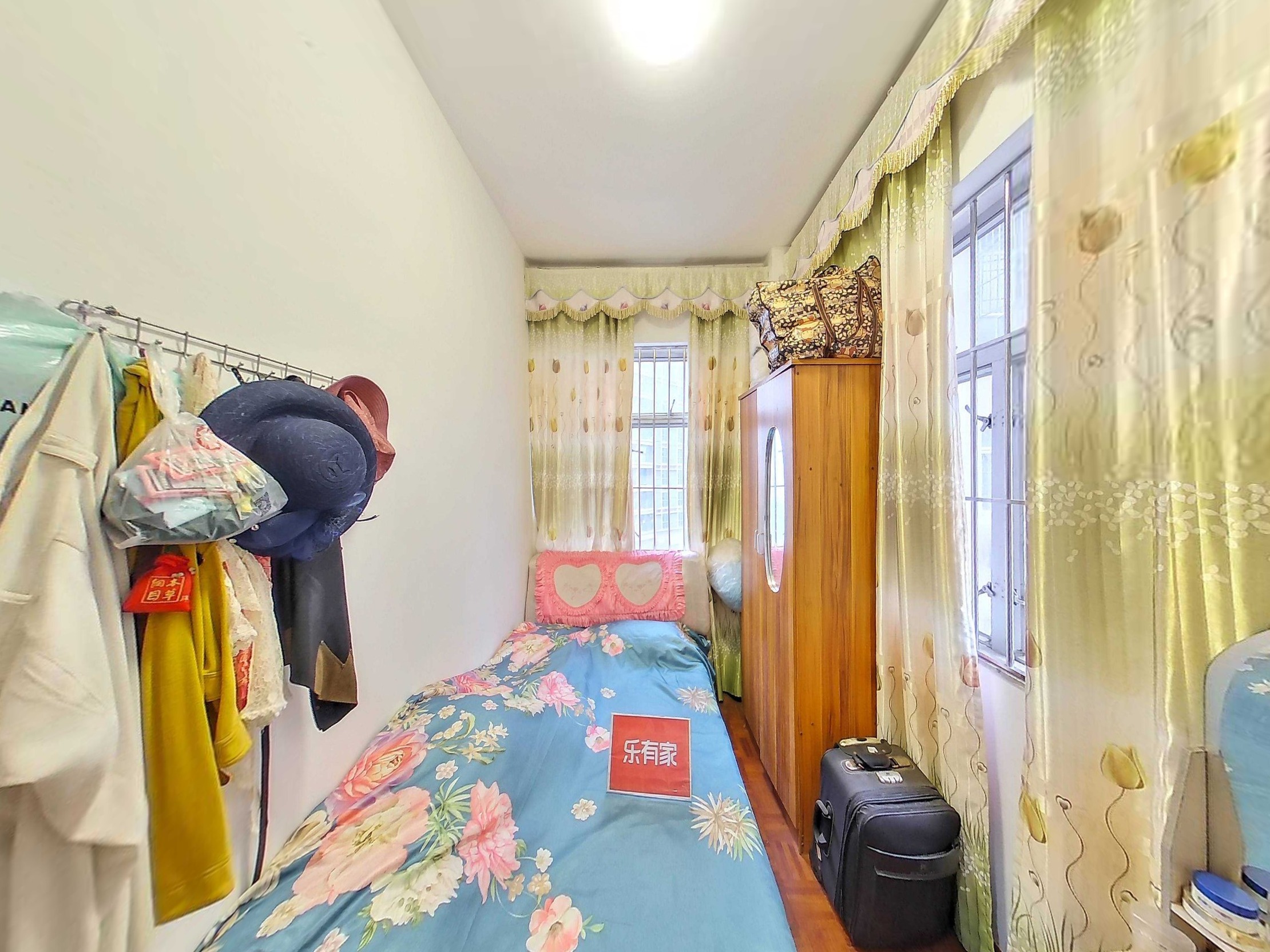 新天虹大润发旁舒适2房，业主诚心出售，拎包入住