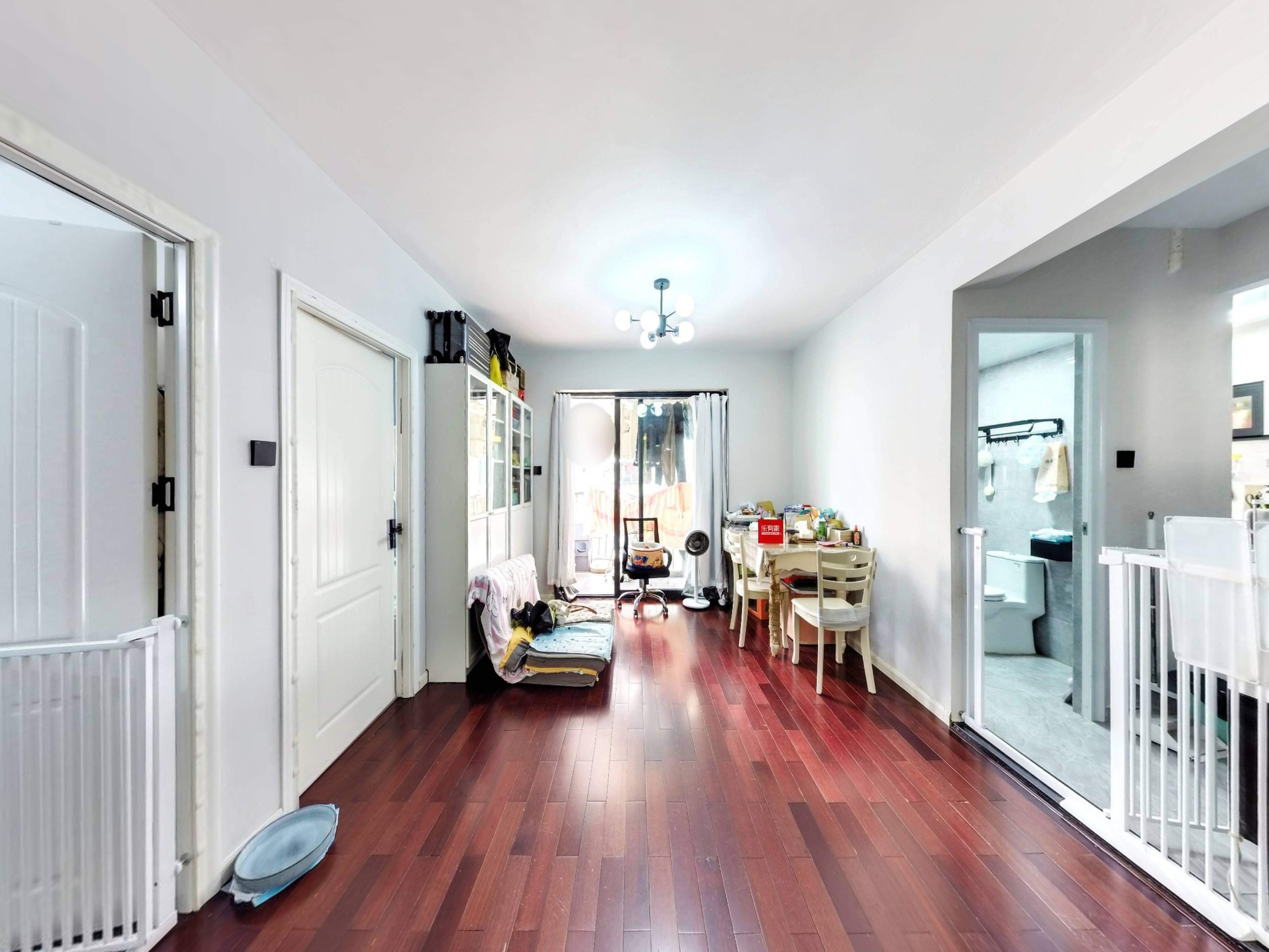 东南朝向，舒适两室两厅，公园环绕，地铁便捷出行，理想家居选择！-深圳东方海雅居二手房