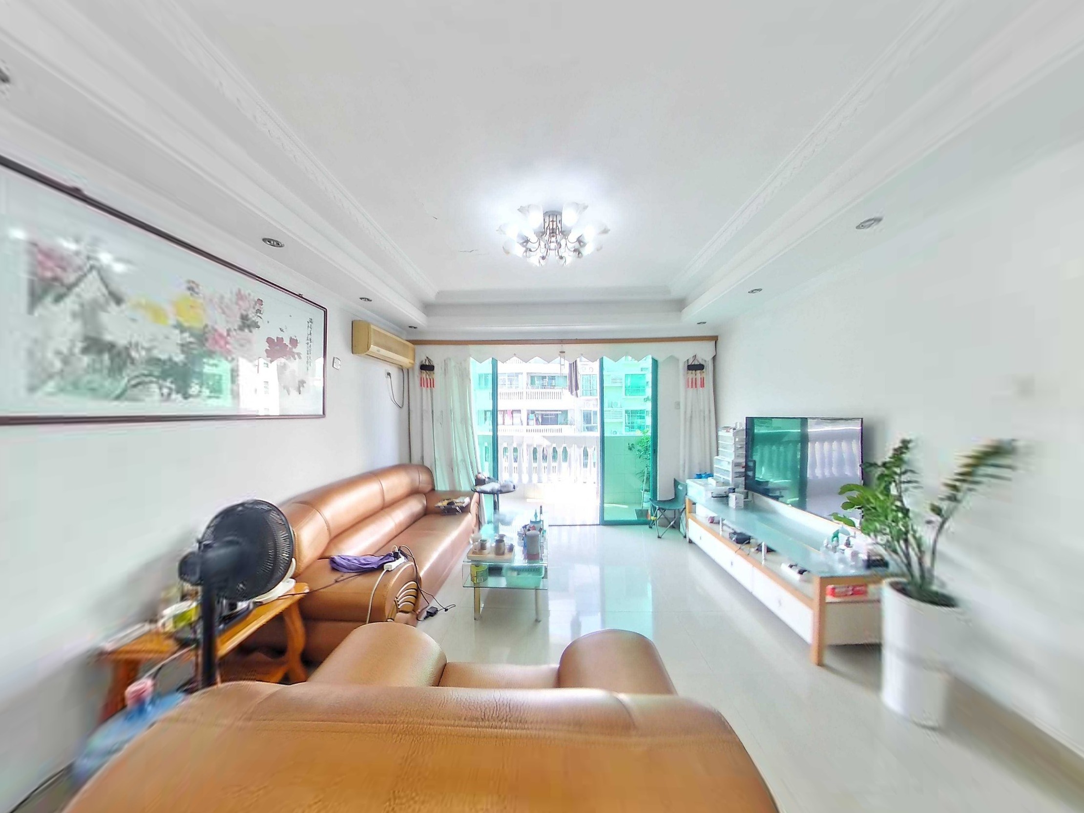 位于核心地段，毗邻地铁站，交通便利，周边配套设施齐全