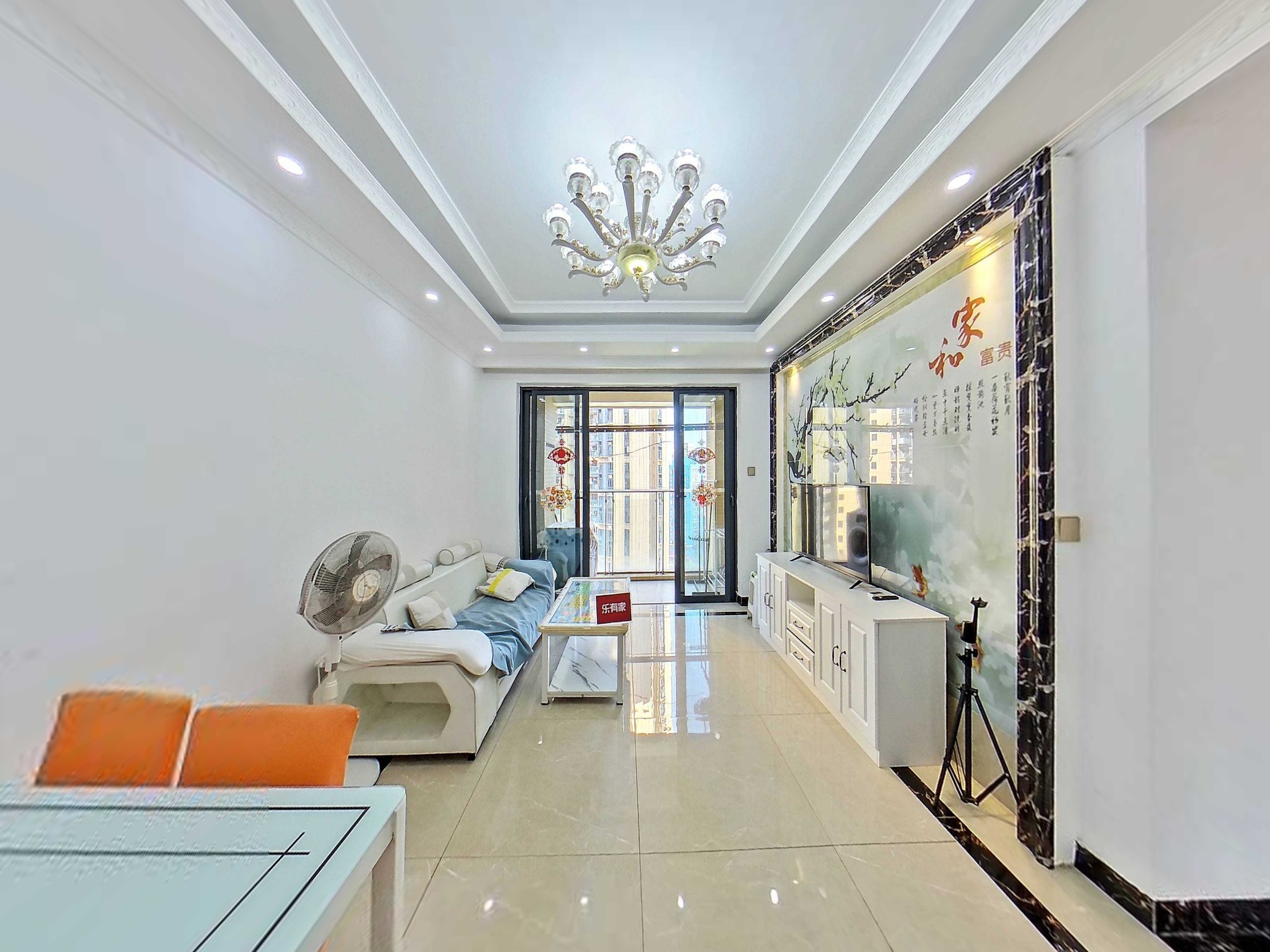 京基百纳旁，香莎公馆，电梯三房，精装修，满五，诚心出售