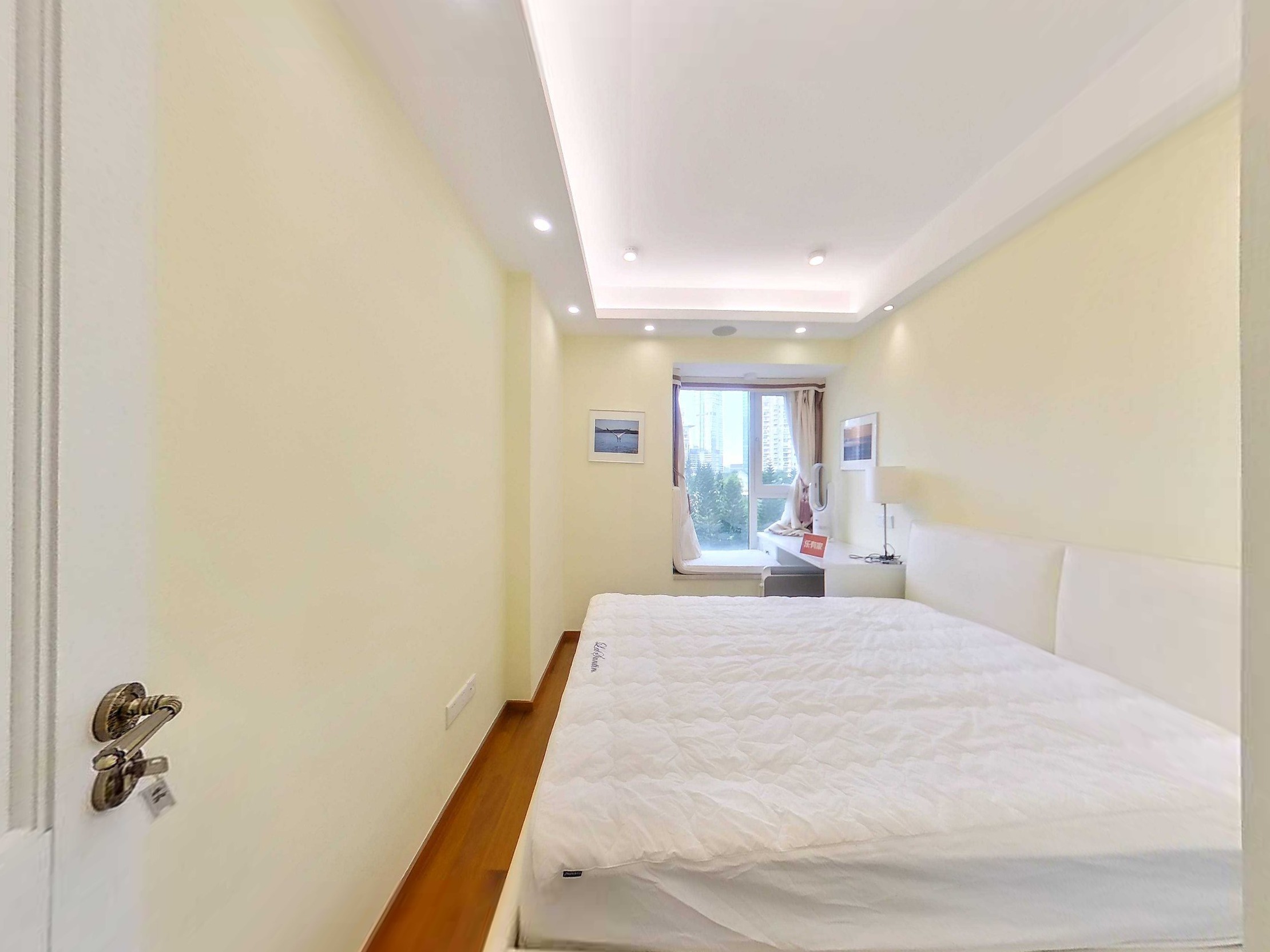 莲花山下，豪宅社区，管理规范，品质豪宅