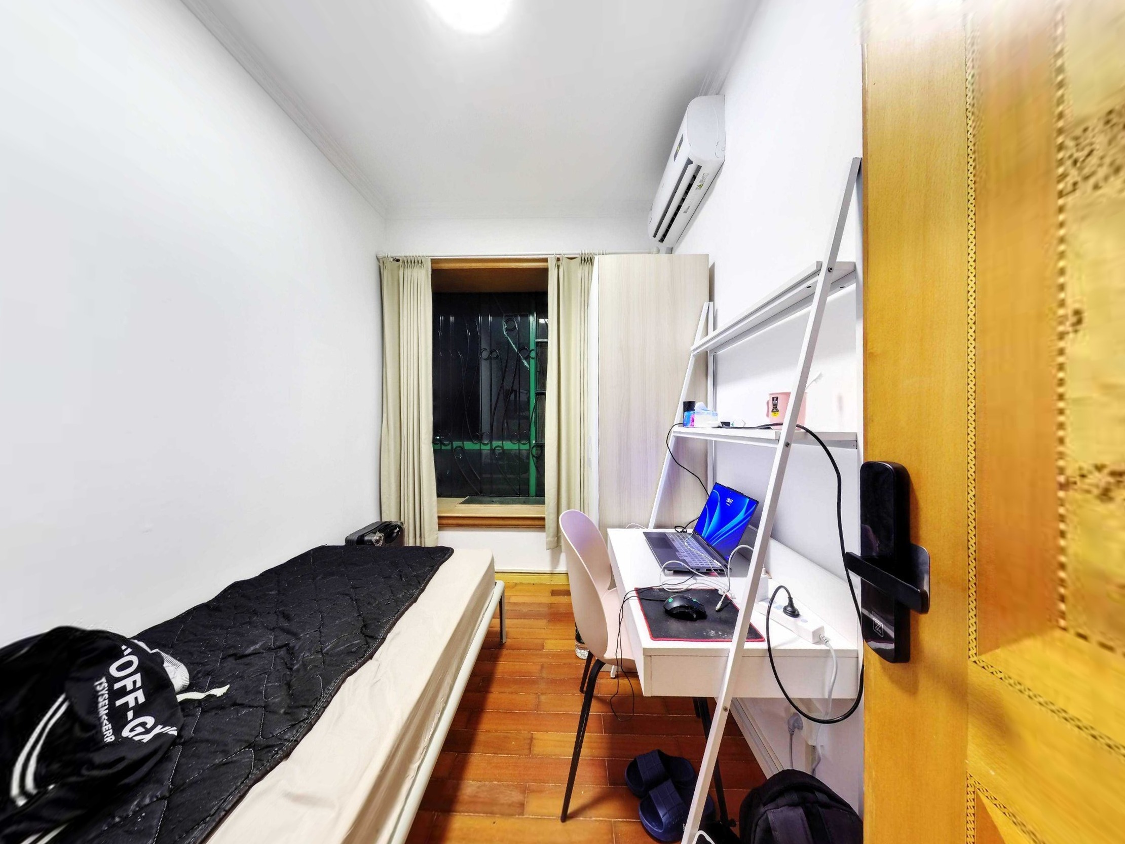 宝安中心旁小高层电梯房，1T2户大平层，业主天天问我有买家吗