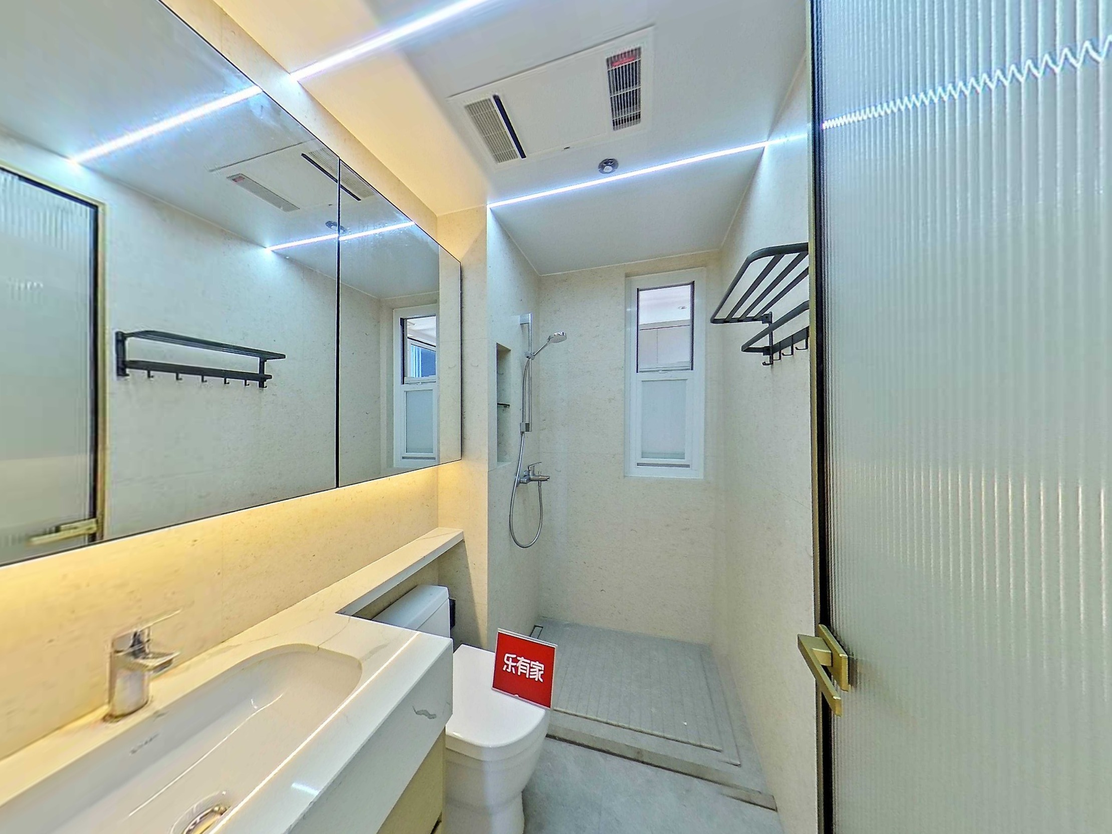 城心出售，看房方便的呀