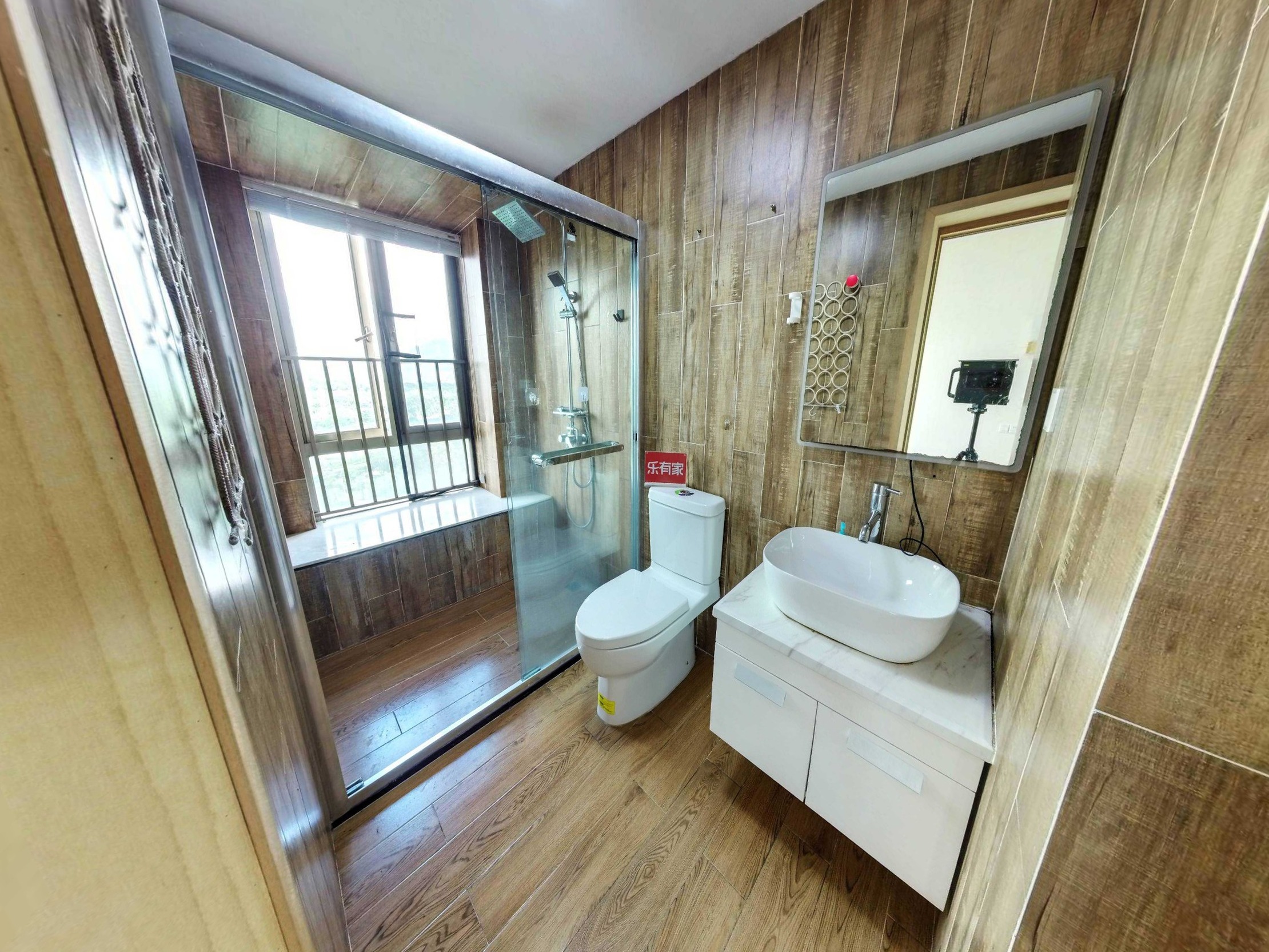 房子户型使用率高楼层，东南朝向，看小区花园，听鸟语花香