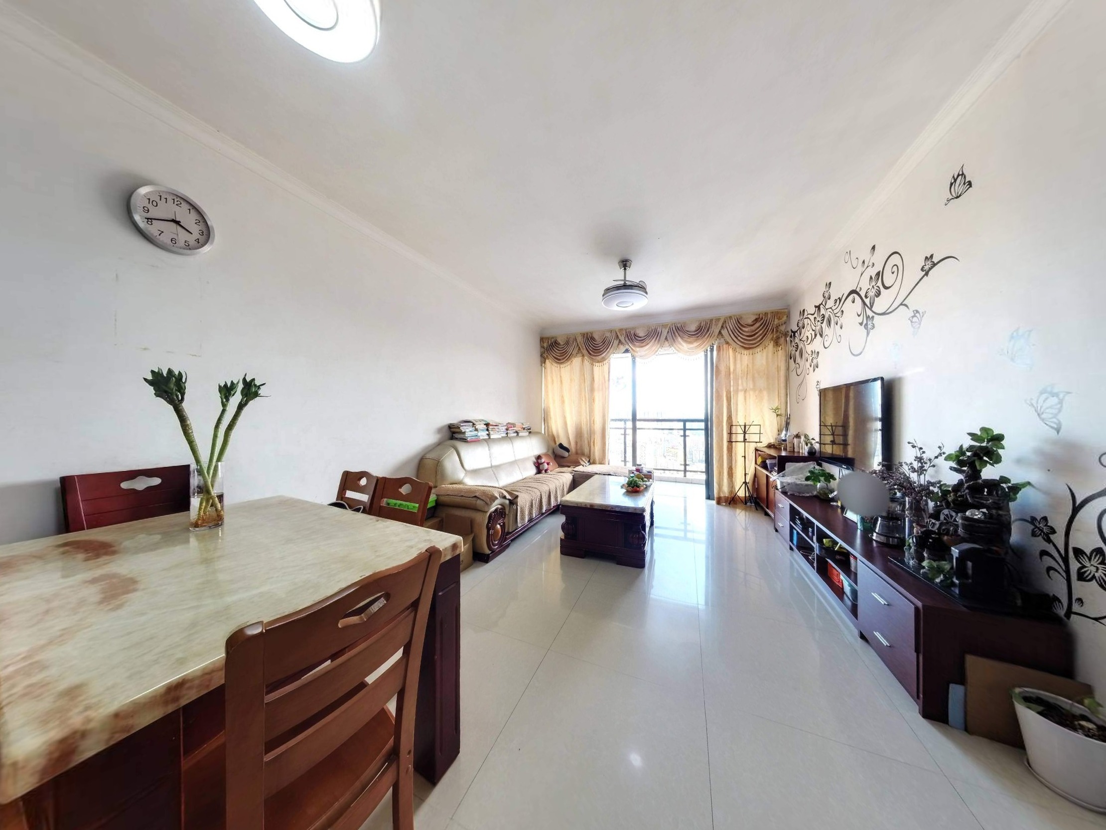 阳光花园高楼层，厅出阳台带花园，税费低，物业优，业主诚售，随时看房！