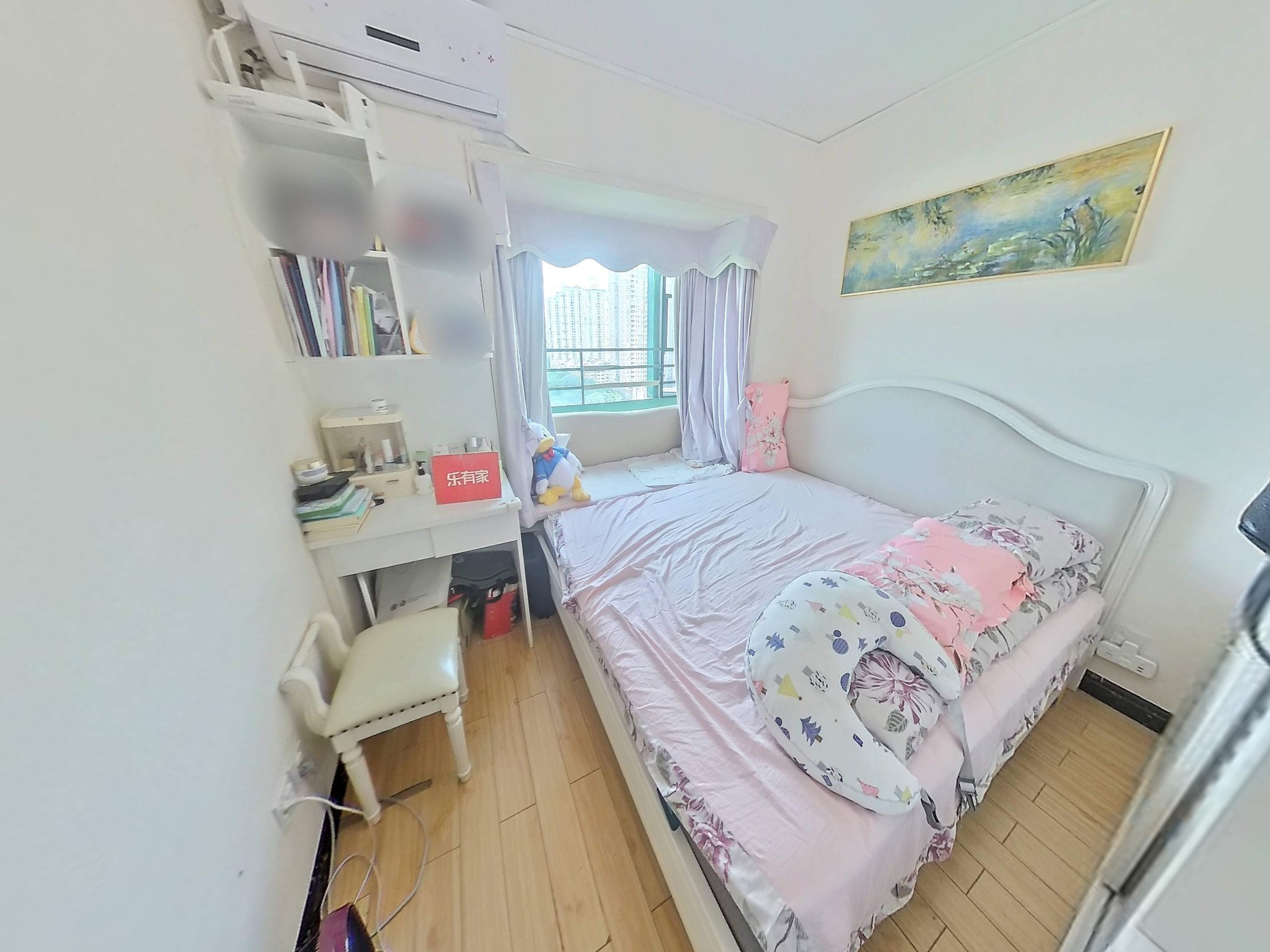 户型方正，通风采光俱佳，客厅出阳台，使用率高