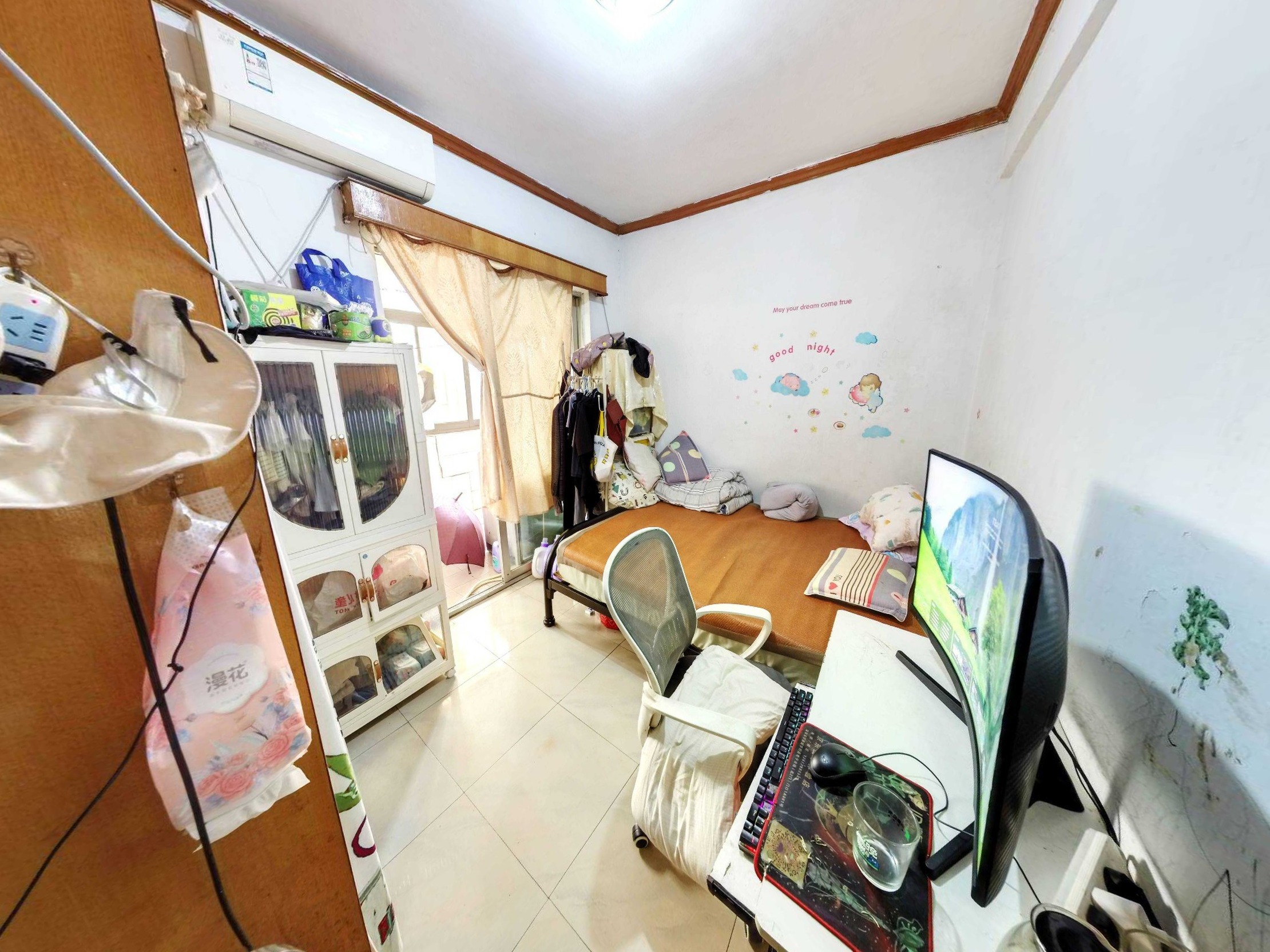 南油花园，朝南采光佳，中楼层带地面花园，低于均价，业主诚售，随时看房！