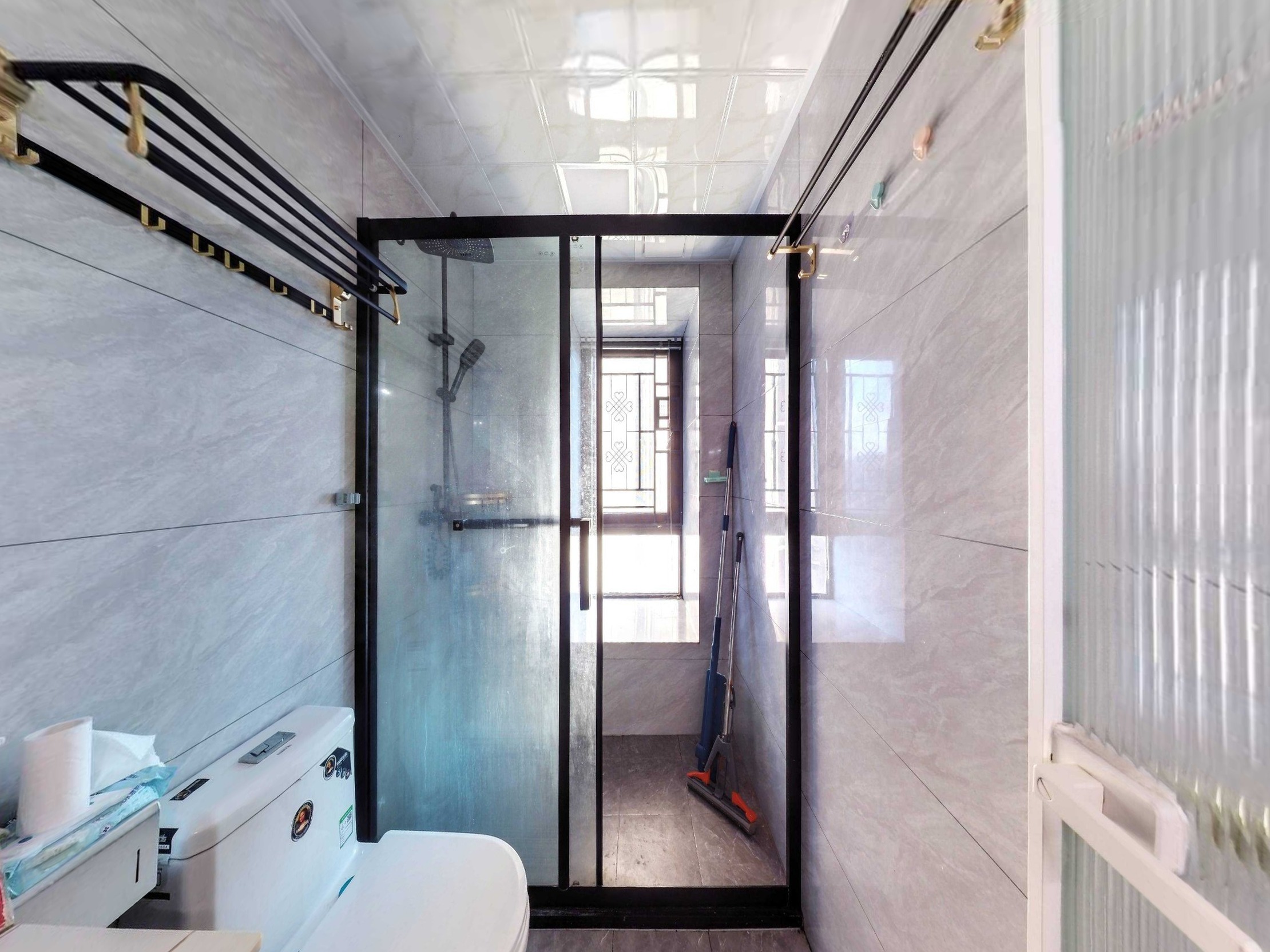 天鹅湖畔花园 4房2厅2卫 123.92㎡